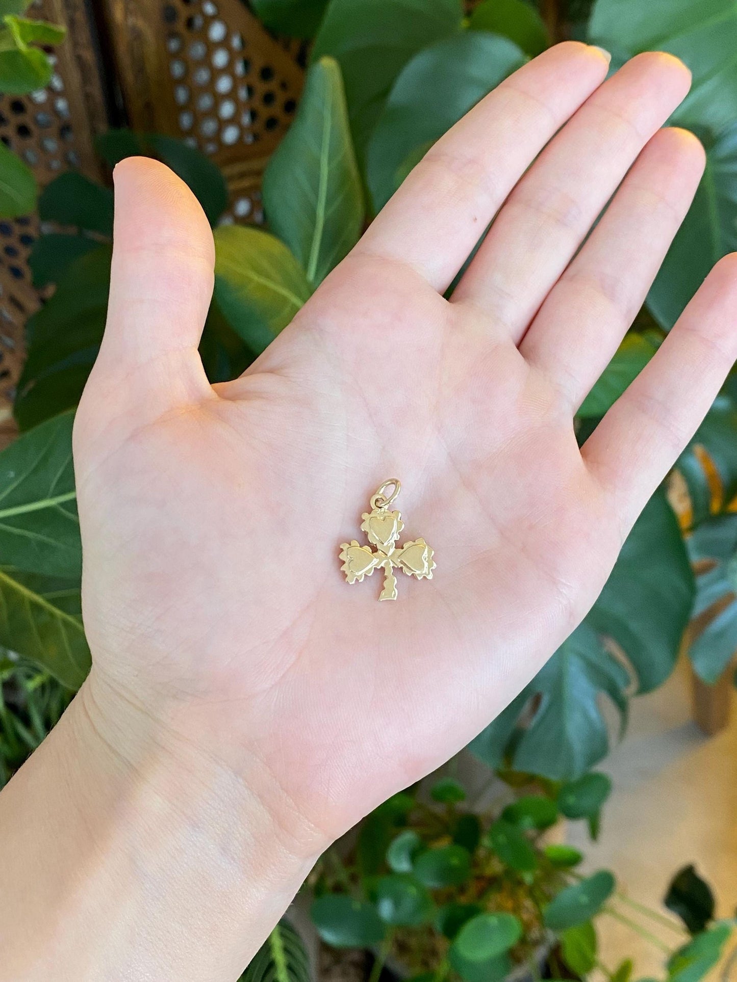 Vintage Solid 9k Yellow Gold Heart Clover Charm