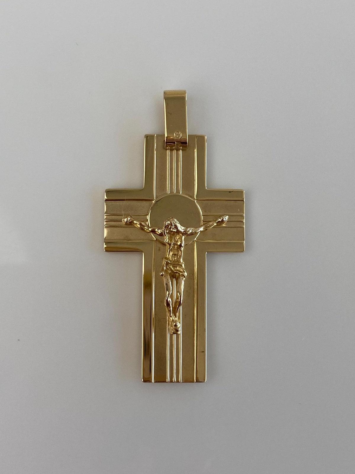Vintage Solid 14k Yellow Gold Chunky Lined Crucifix Cross Charm