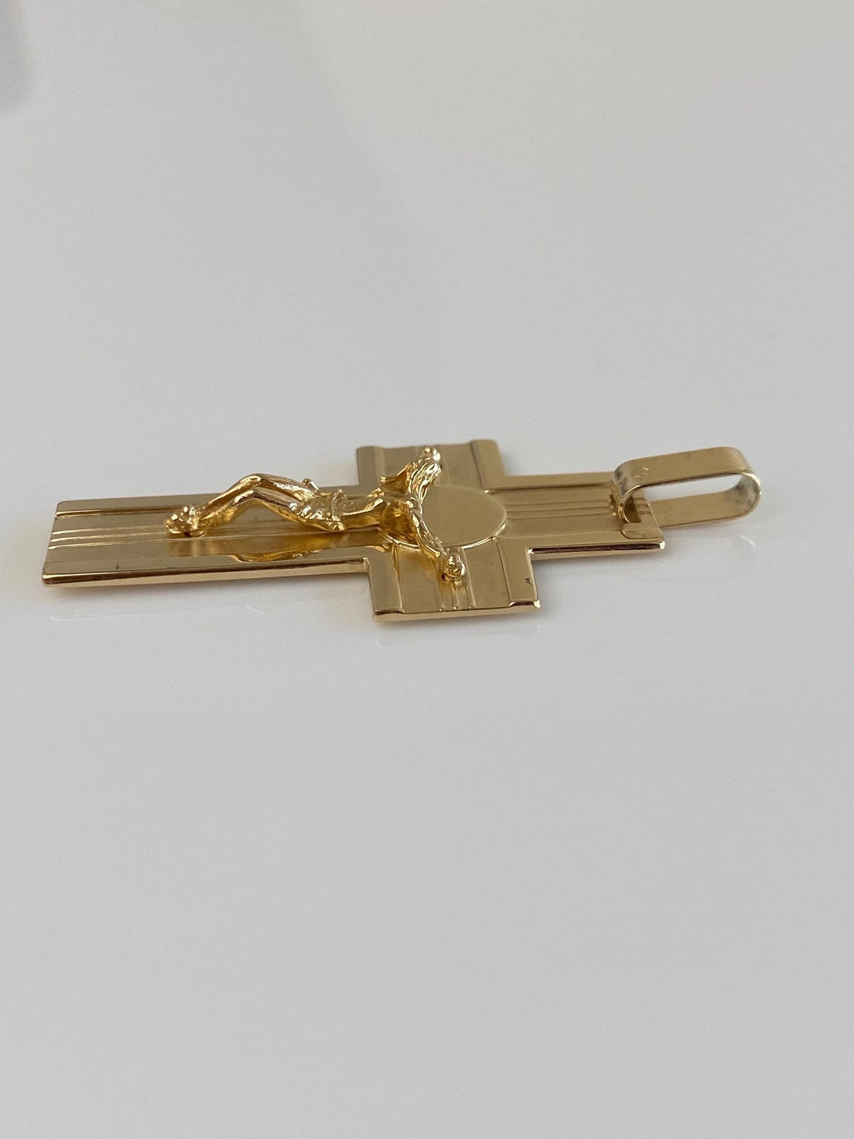 Vintage Solid 14k Yellow Gold Chunky Lined Crucifix Cross Charm