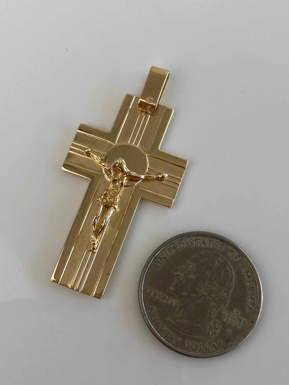Vintage Solid 14k Yellow Gold Chunky Lined Crucifix Cross Charm