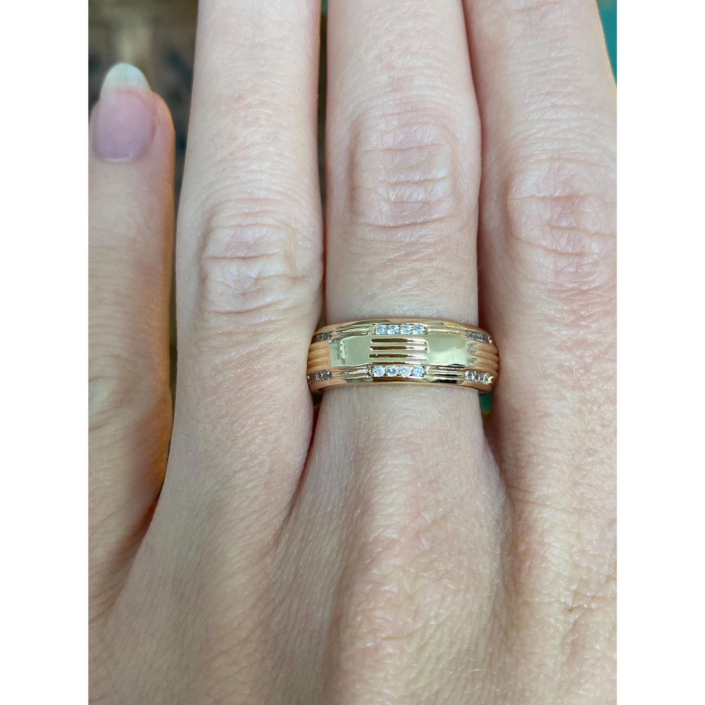 Solid 14k Yellow Gold Cubic Zirconia Lined Ring Band - Size 6.25