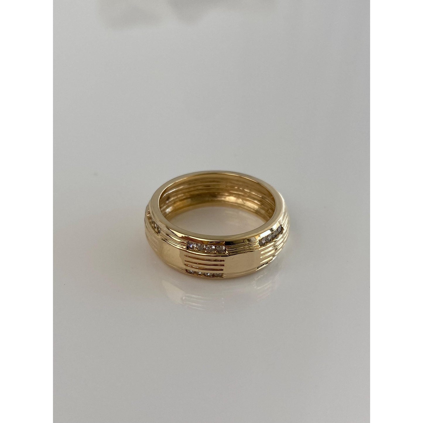 Solid 14k Yellow Gold Cubic Zirconia Lined Ring Band - Size 6.25