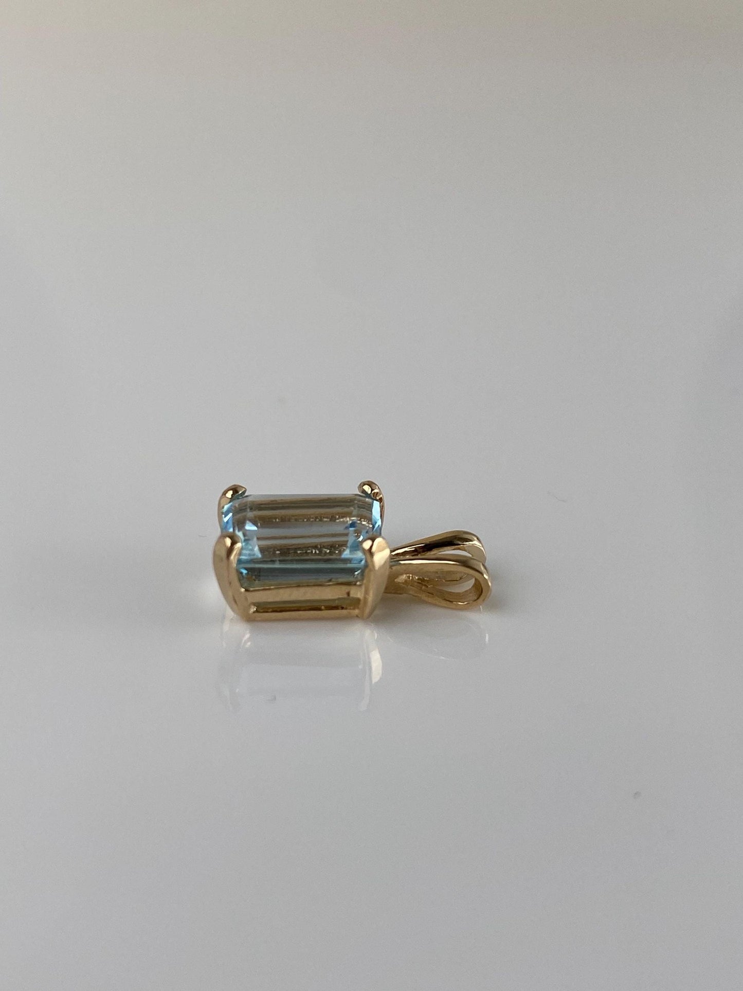 Vintage Solid 14k Yellow Gold Topaz Charm