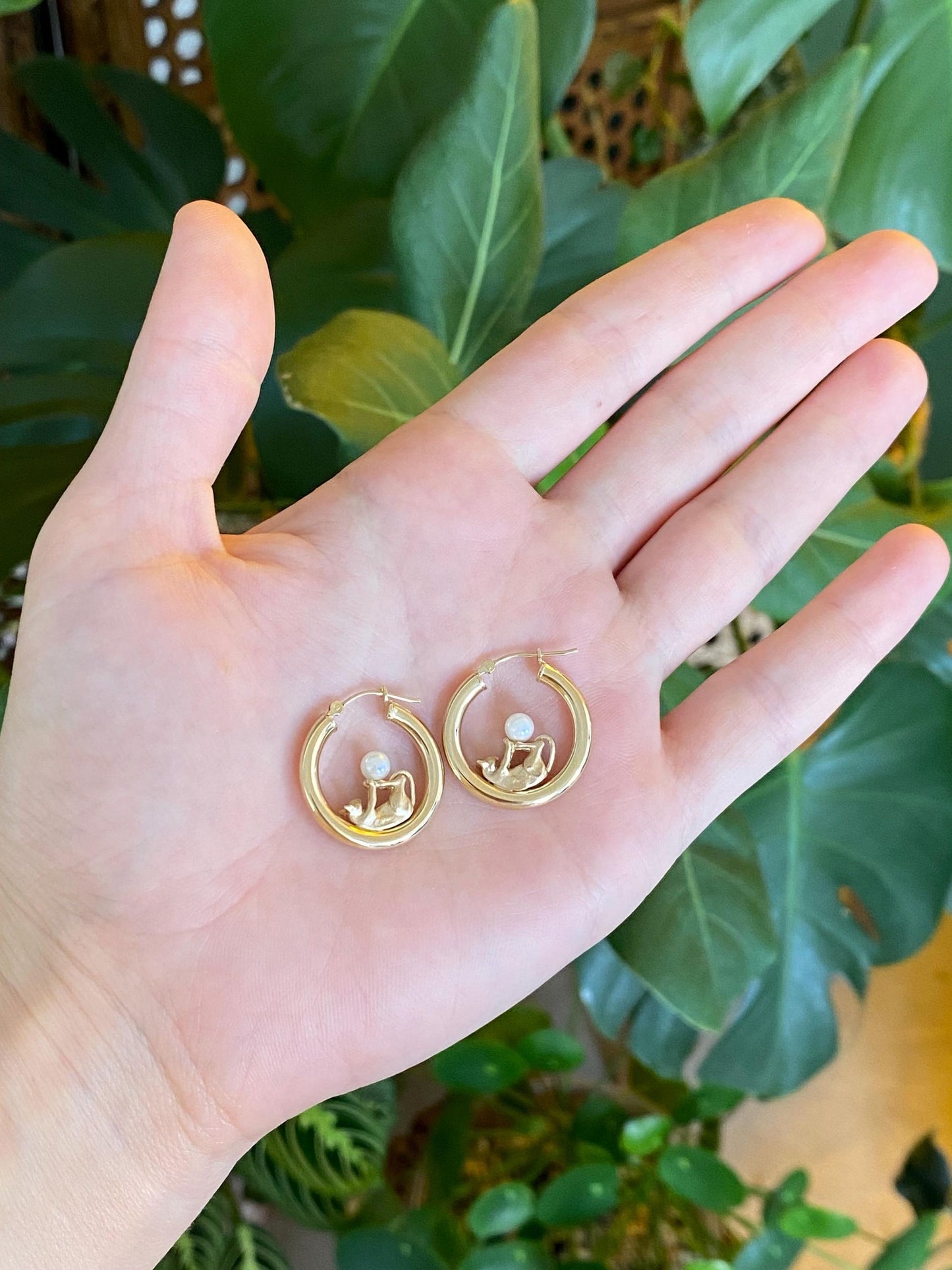 Vintage 14k Yellow Gold Pearl Kitten Playing Hoop Earrings