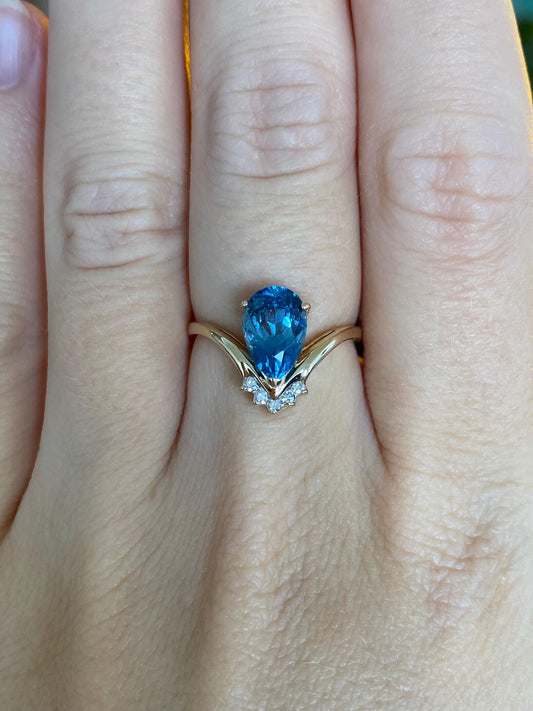 Vintage Solid 14k Yellow Gold Diamonds Topaz Teardrop Chevron Ring - Size 6.25