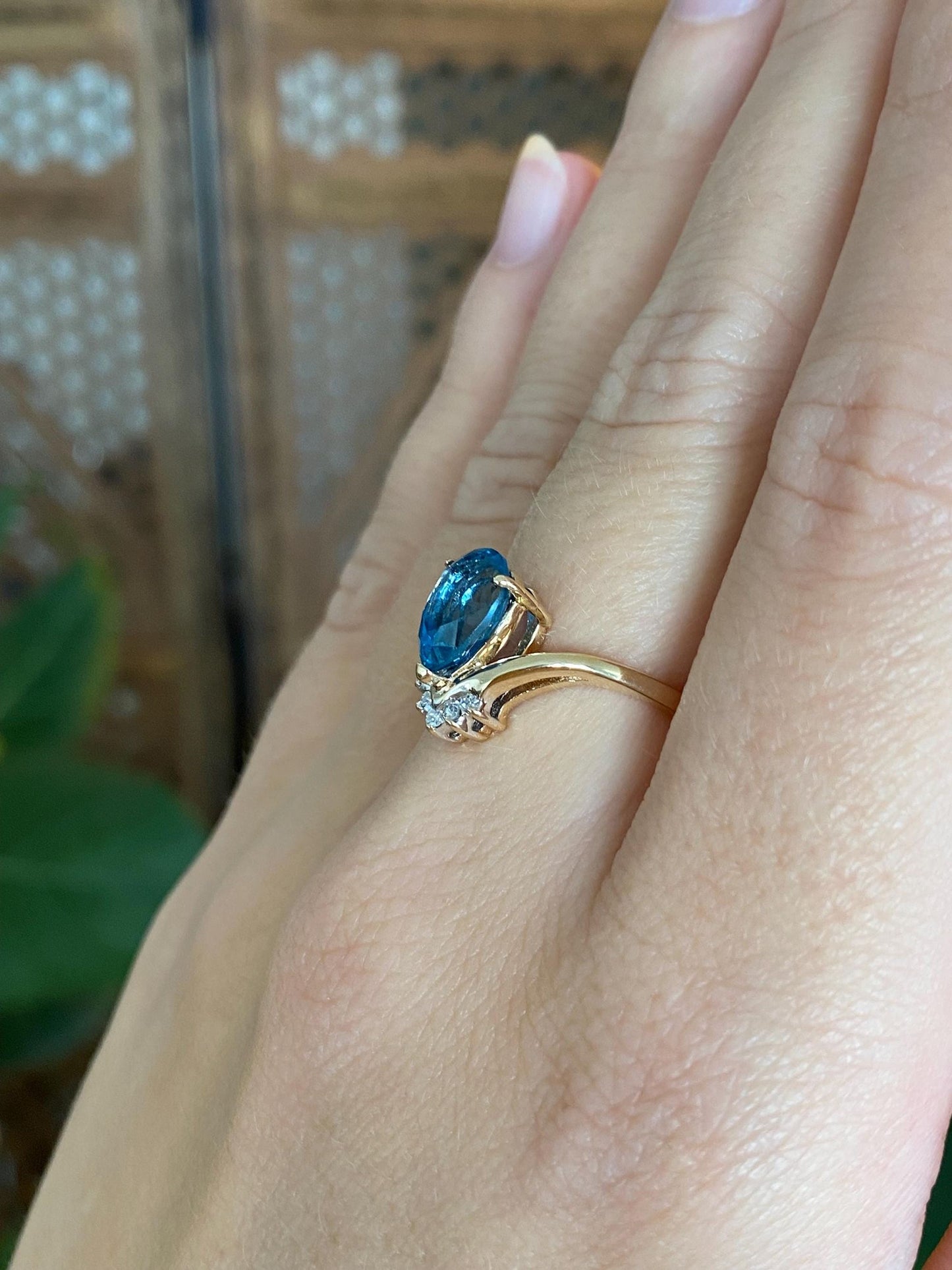 Vintage Solid 14k Yellow Gold Diamonds Topaz Teardrop Chevron Ring - Size 6.25
