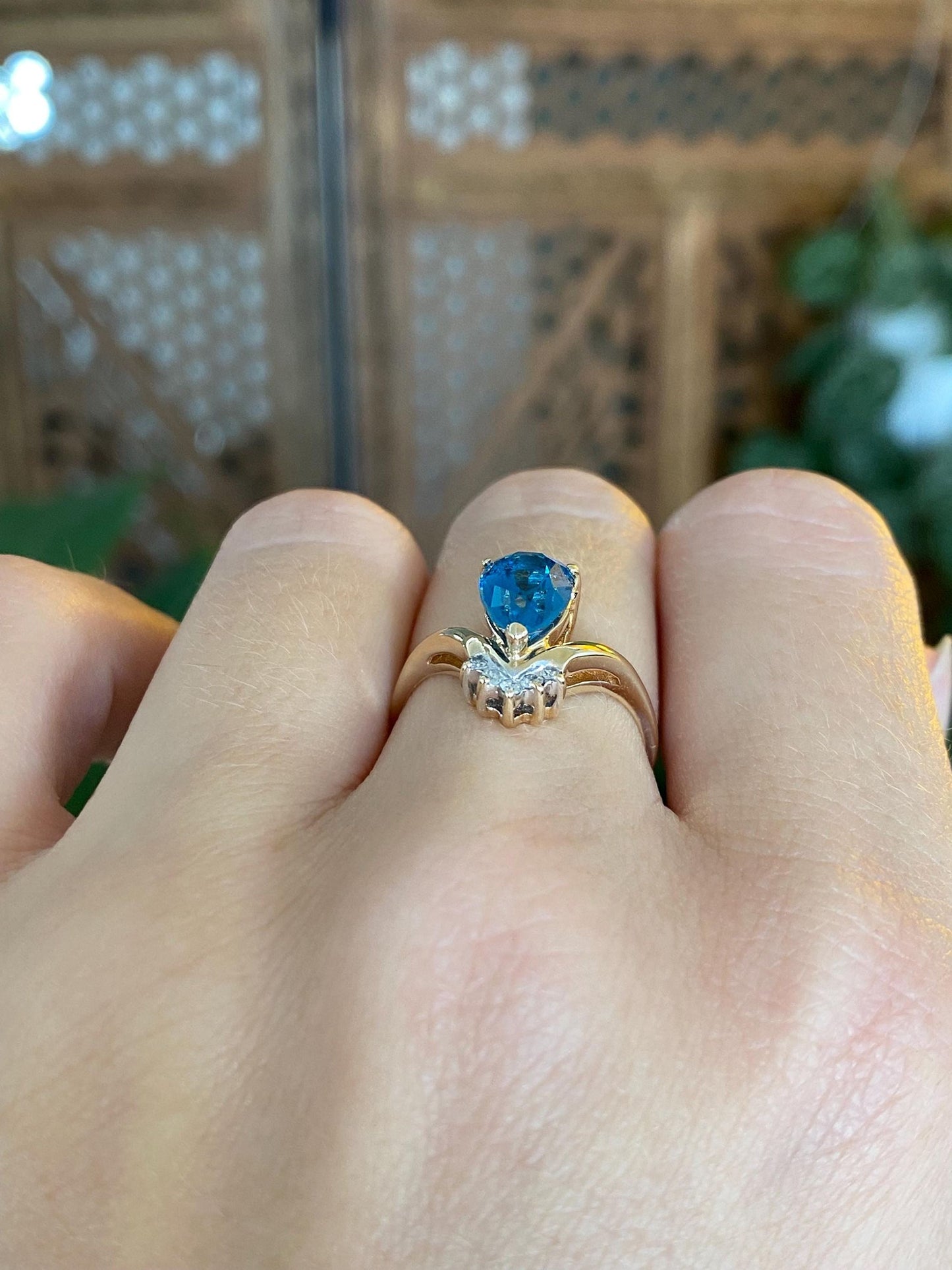 Vintage Solid 14k Yellow Gold Diamonds Topaz Teardrop Chevron Ring - Size 6.25