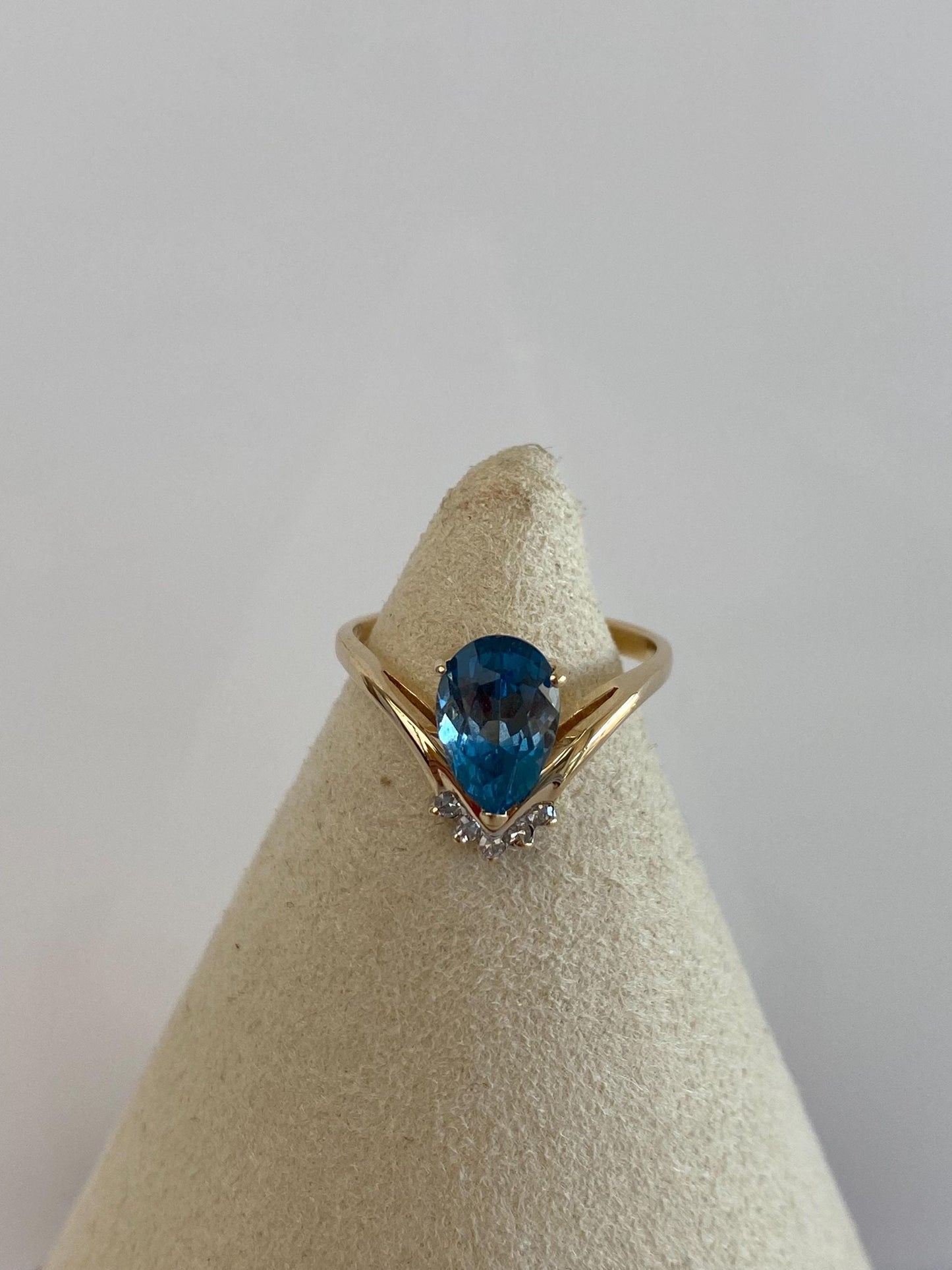 Vintage Solid 14k Yellow Gold Diamonds Topaz Teardrop Chevron Ring - Size 6.25