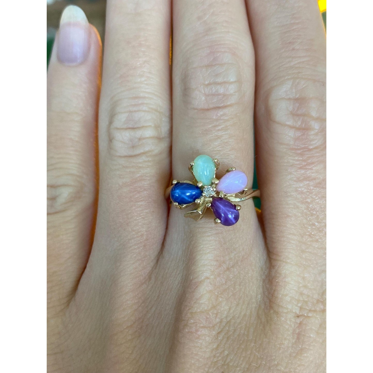 Vintage Solid 10k Yellow Gold Diamond Blue, Green & Pink Star Sapphire Clover Ring - Size 5.75