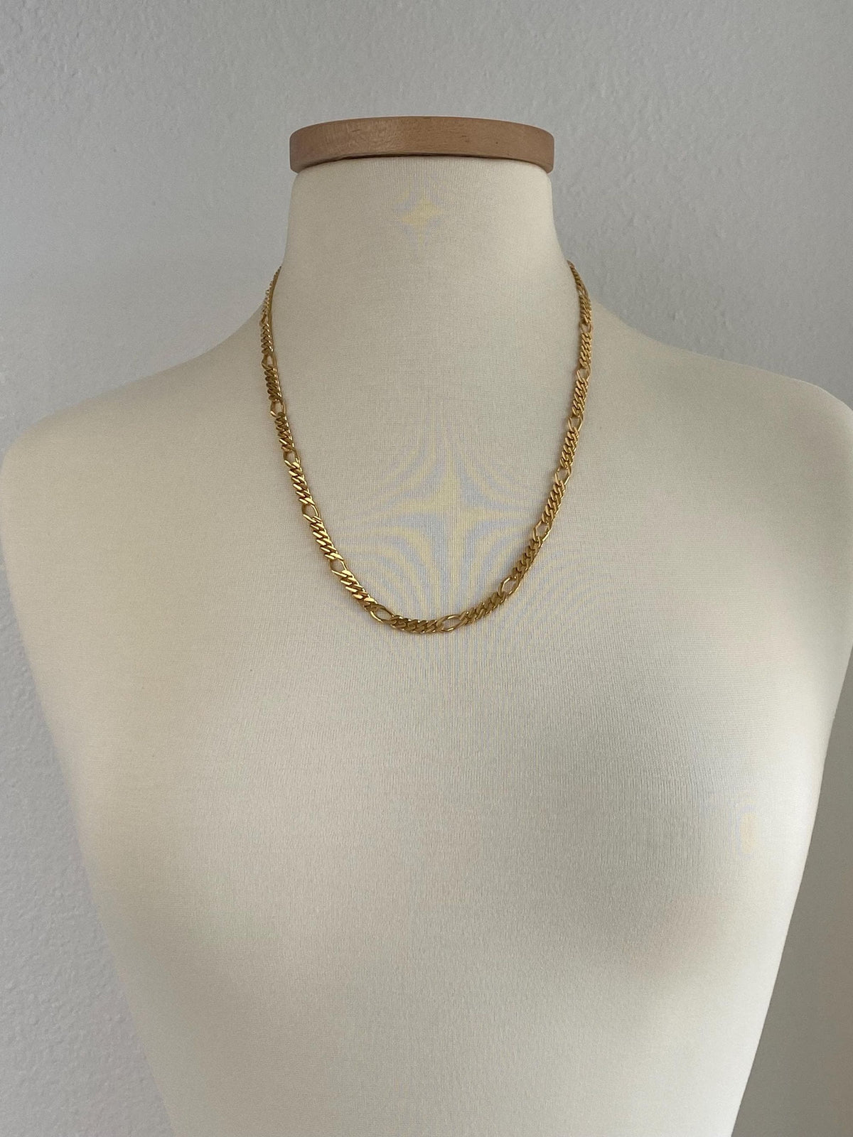 Vintage Solid 22k Yellow Gold Figaro Style Chain Necklace - 23.5 inches