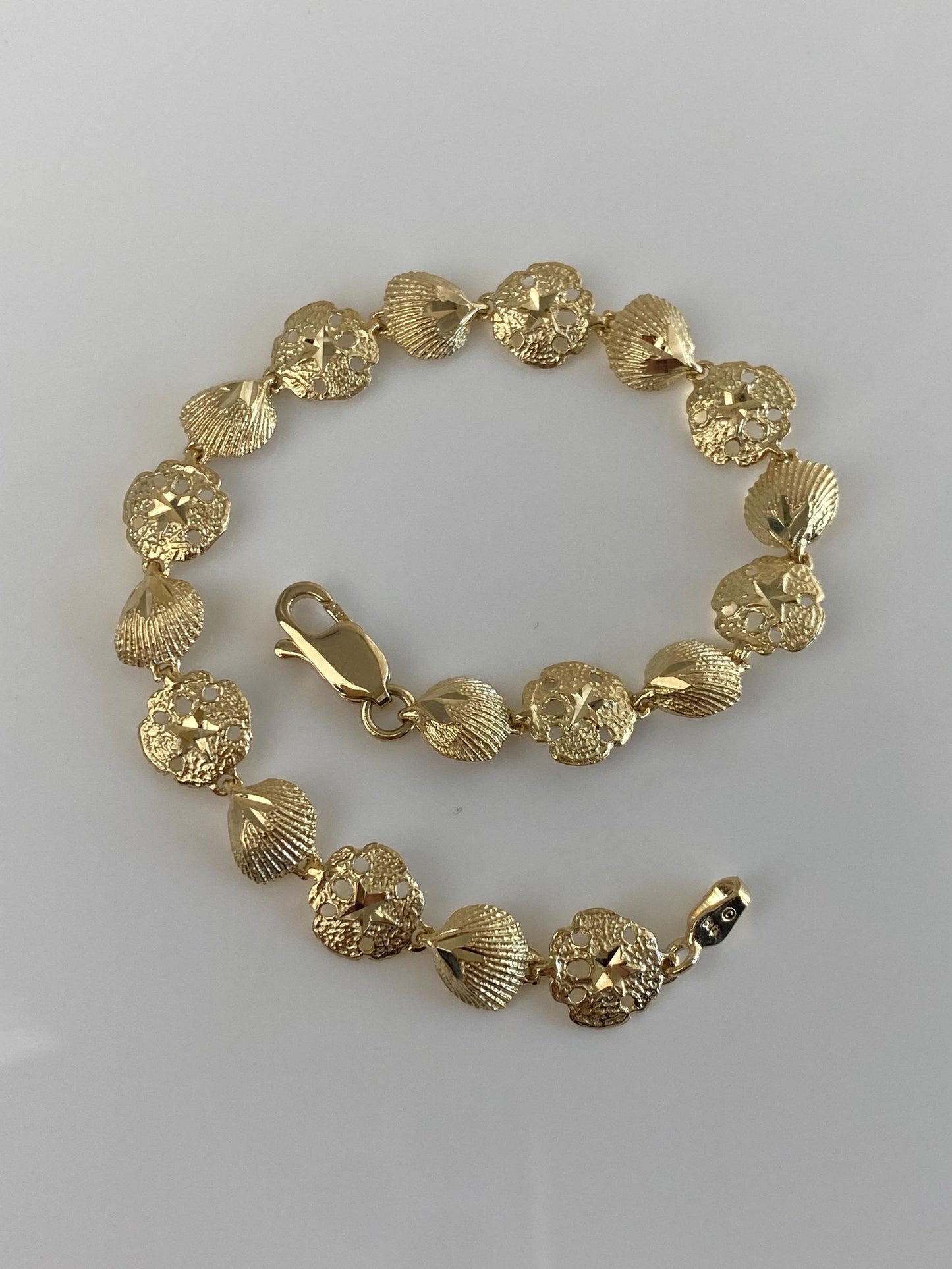 Vintage Solid 14k Yellow Gold Sand Dollar Star Fish Link Bracelet - 7 inches