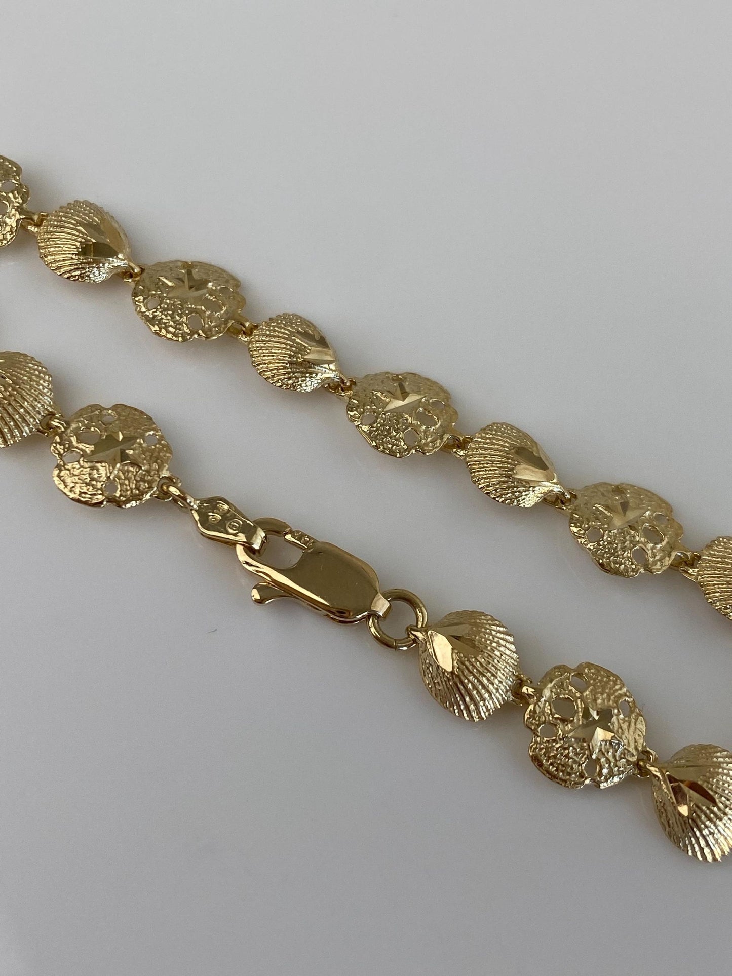 Vintage Solid 14k Yellow Gold Sand Dollar Star Fish Link Bracelet - 7 inches