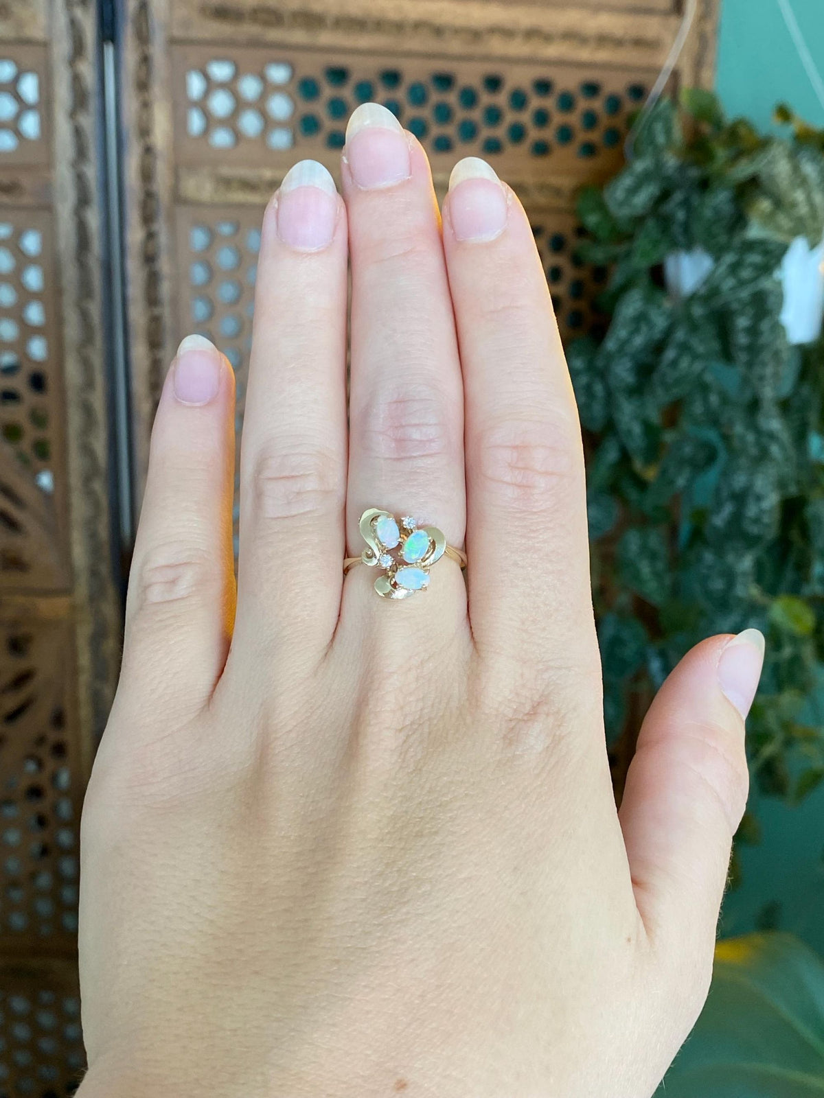 Vintage Solid 10k Yellow Gold Diamond Opals Ring - Size 6.25