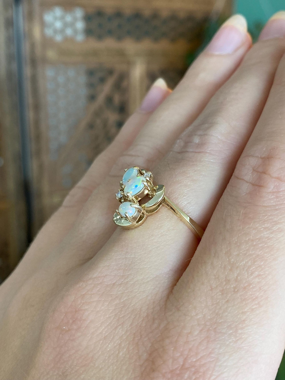 Vintage Solid 10k Yellow Gold Diamond Opals Ring - Size 6.25