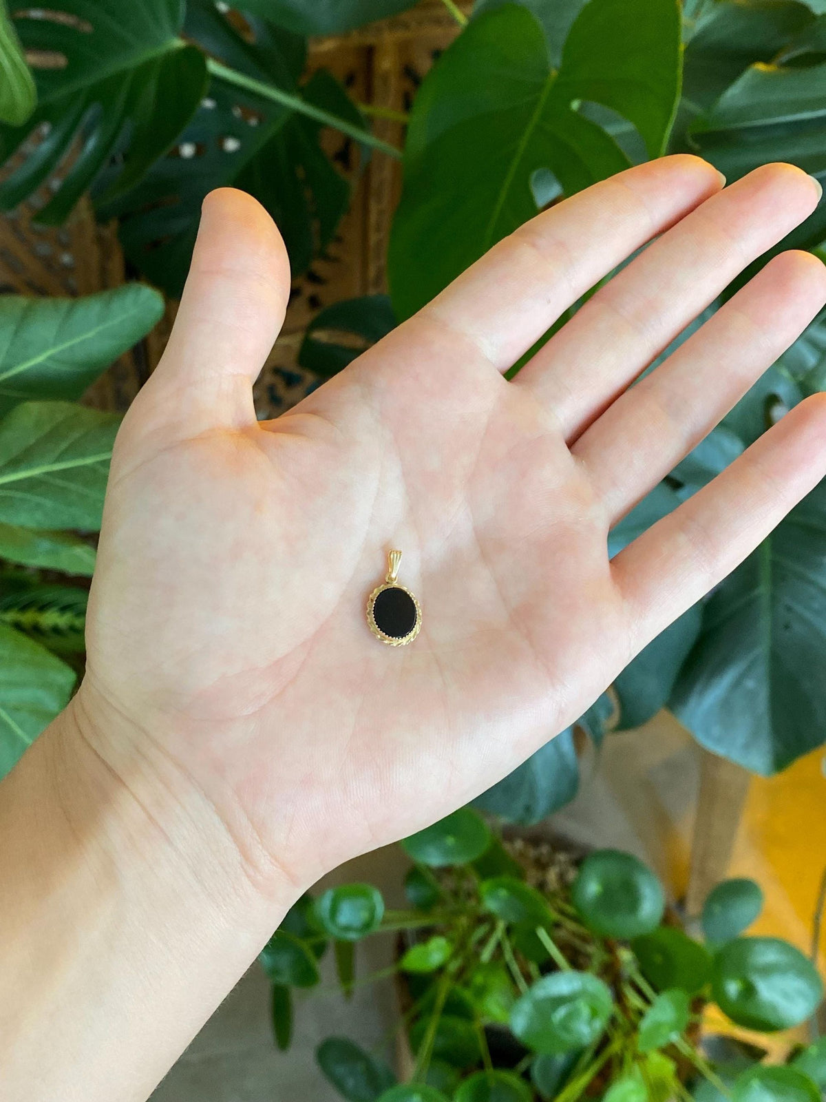 Vintage Solid 14k Yellow Gold Black Onyx Charm
