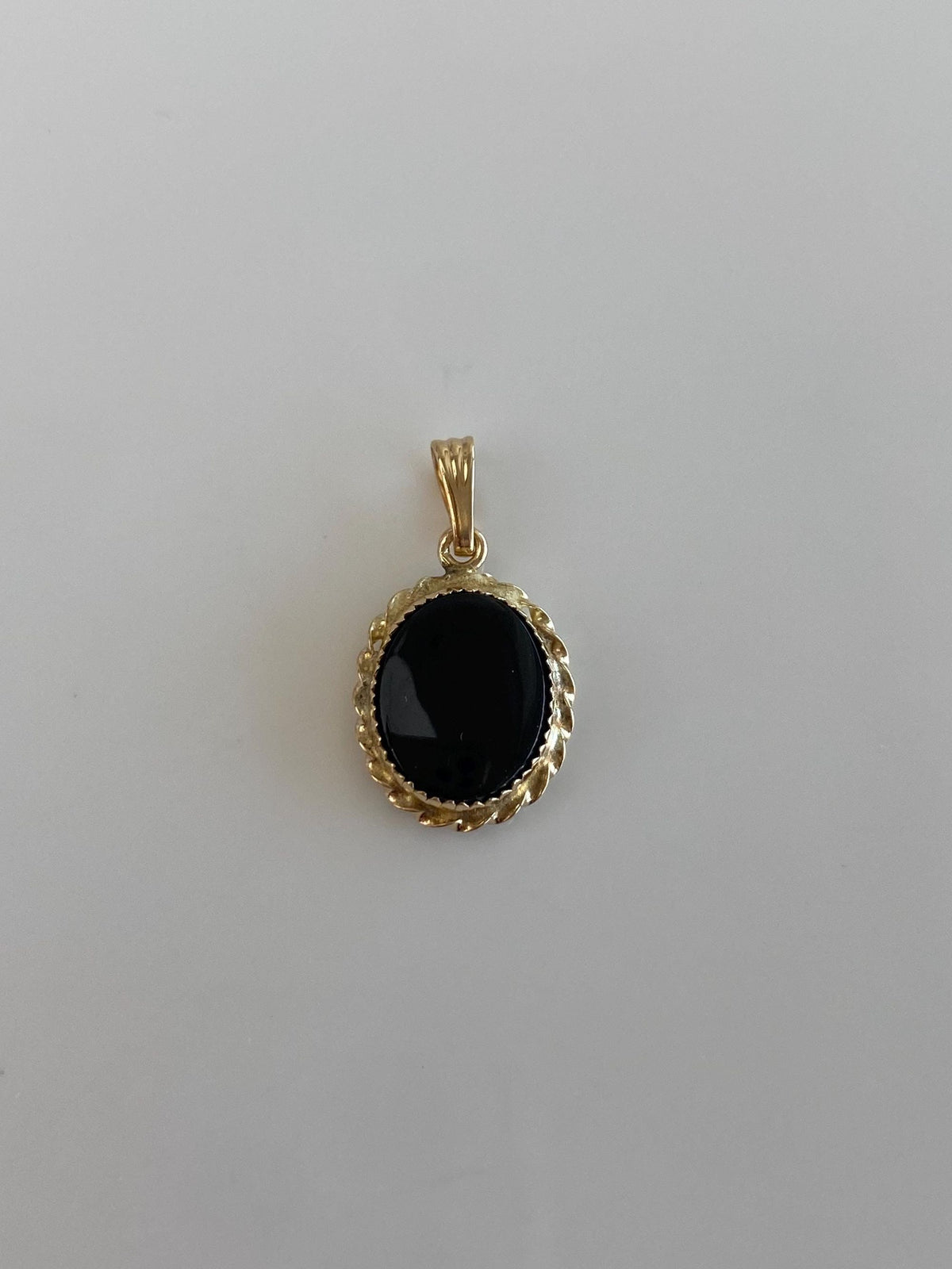 Vintage Solid 14k Yellow Gold Black Onyx Charm