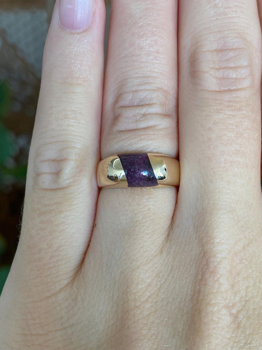 Vintage Solid 14k Yellow Gold Purple Inlay Ring - Size 5.75