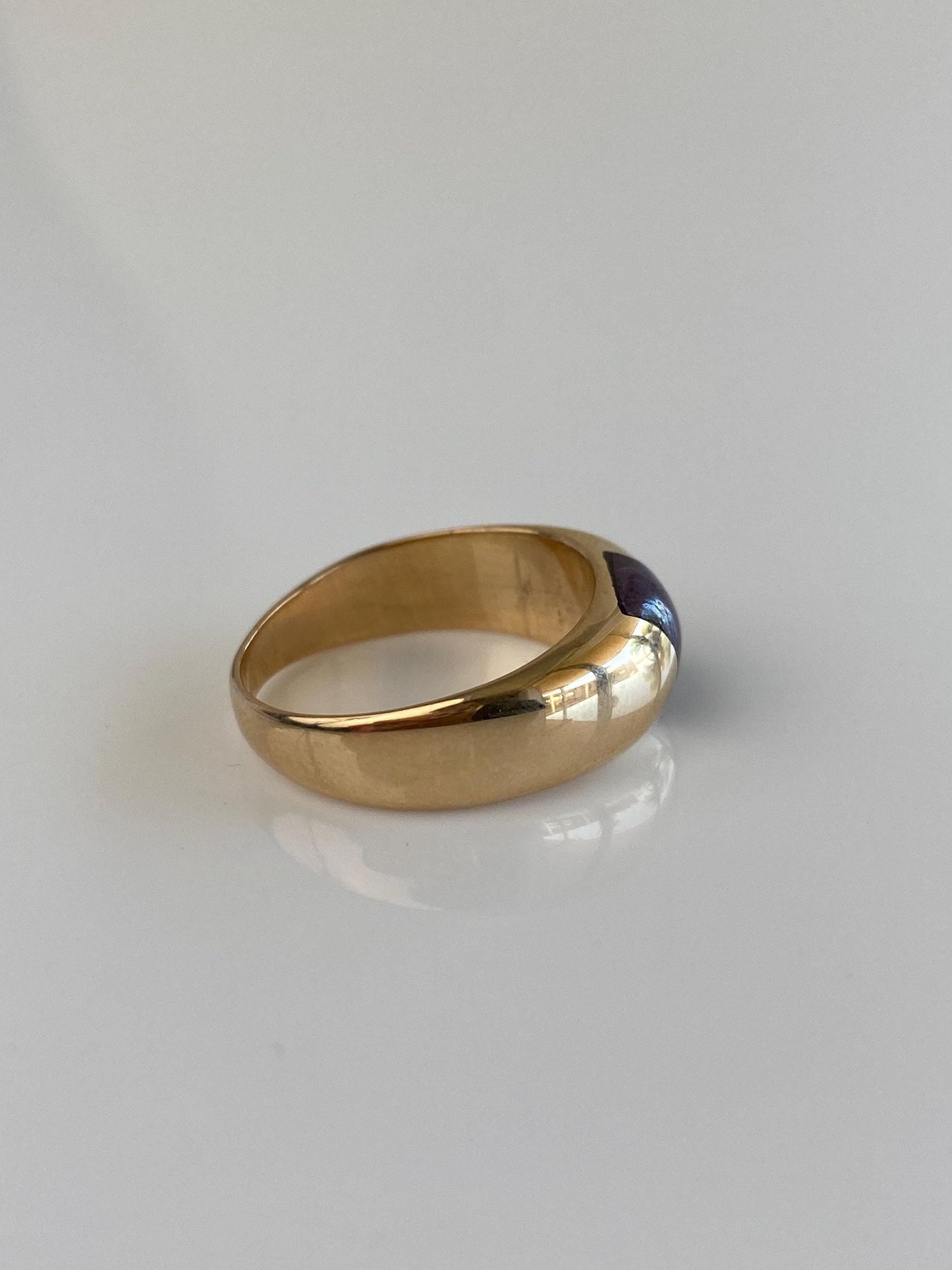 Vintage Solid 14k Yellow Gold Purple Inlay Ring - Size 5.75
