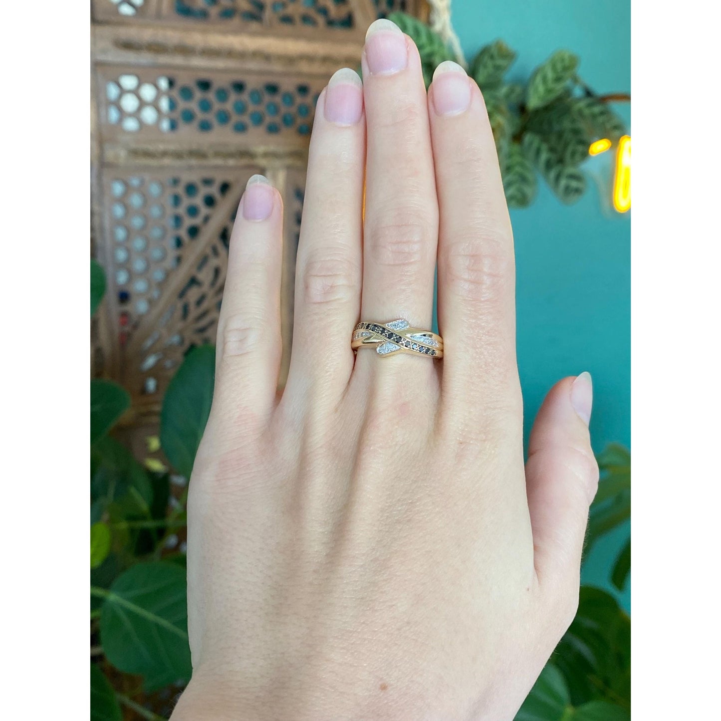 Vintage Solid 14k White & Yellow Gold Black Clear Diamond Twist Ring - Size 9.5