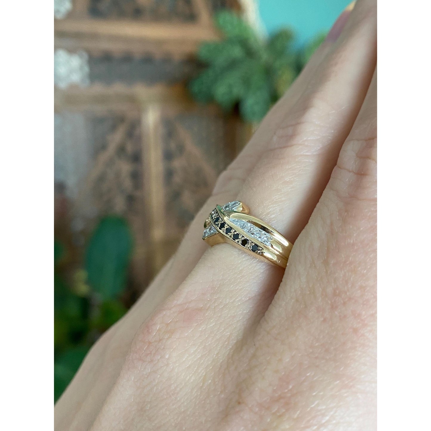 Vintage Solid 14k White & Yellow Gold Black Clear Diamond Twist Ring - Size 9.5