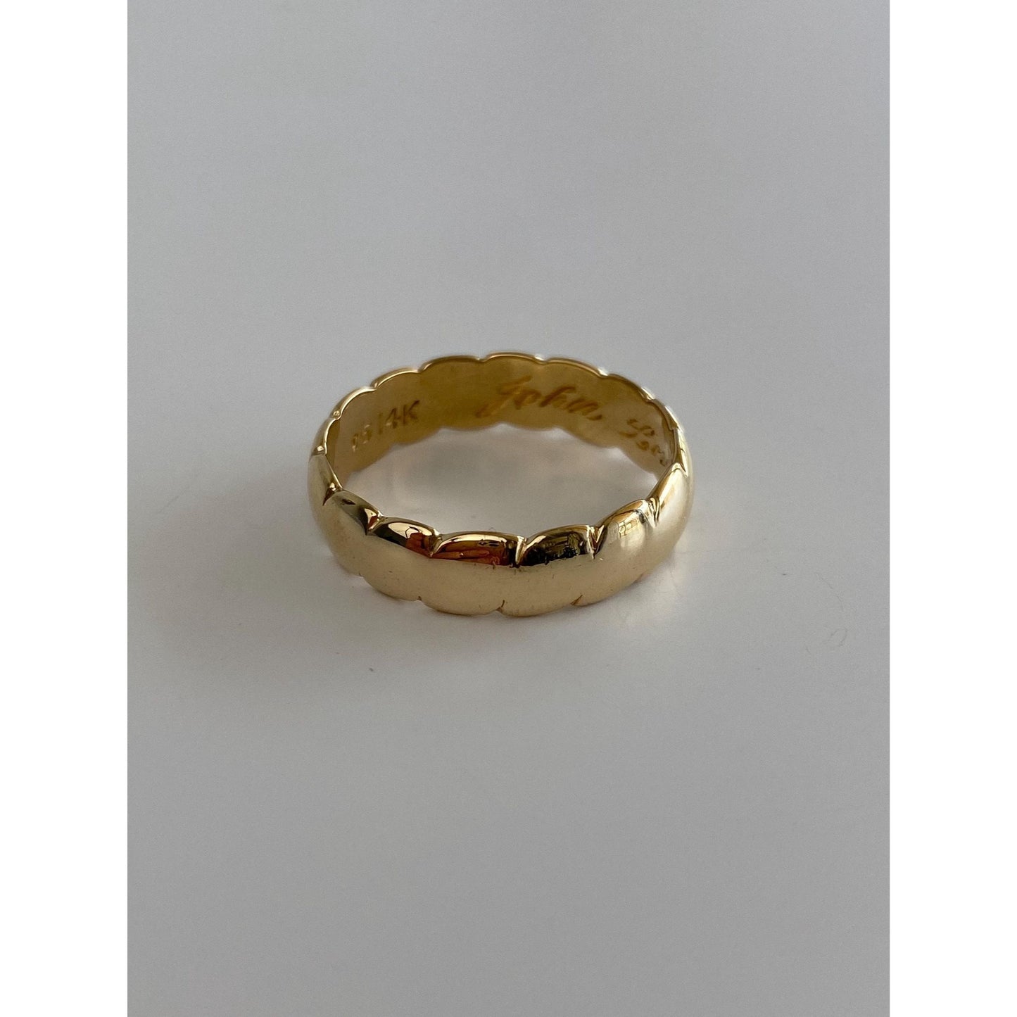 Vintage Solid 14k Yellow Gold Scalloped Twist Ring Band - Size 9.75