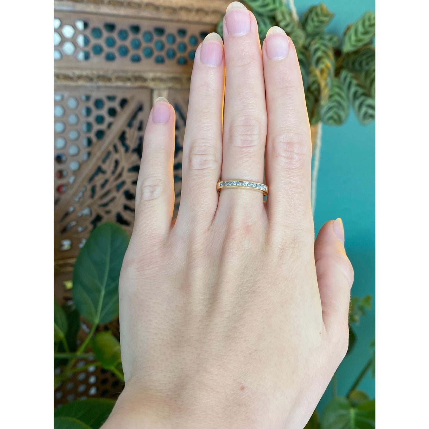 Vintage Solid 18k Yellow Gold Diamond Ring Band - Size 6.75