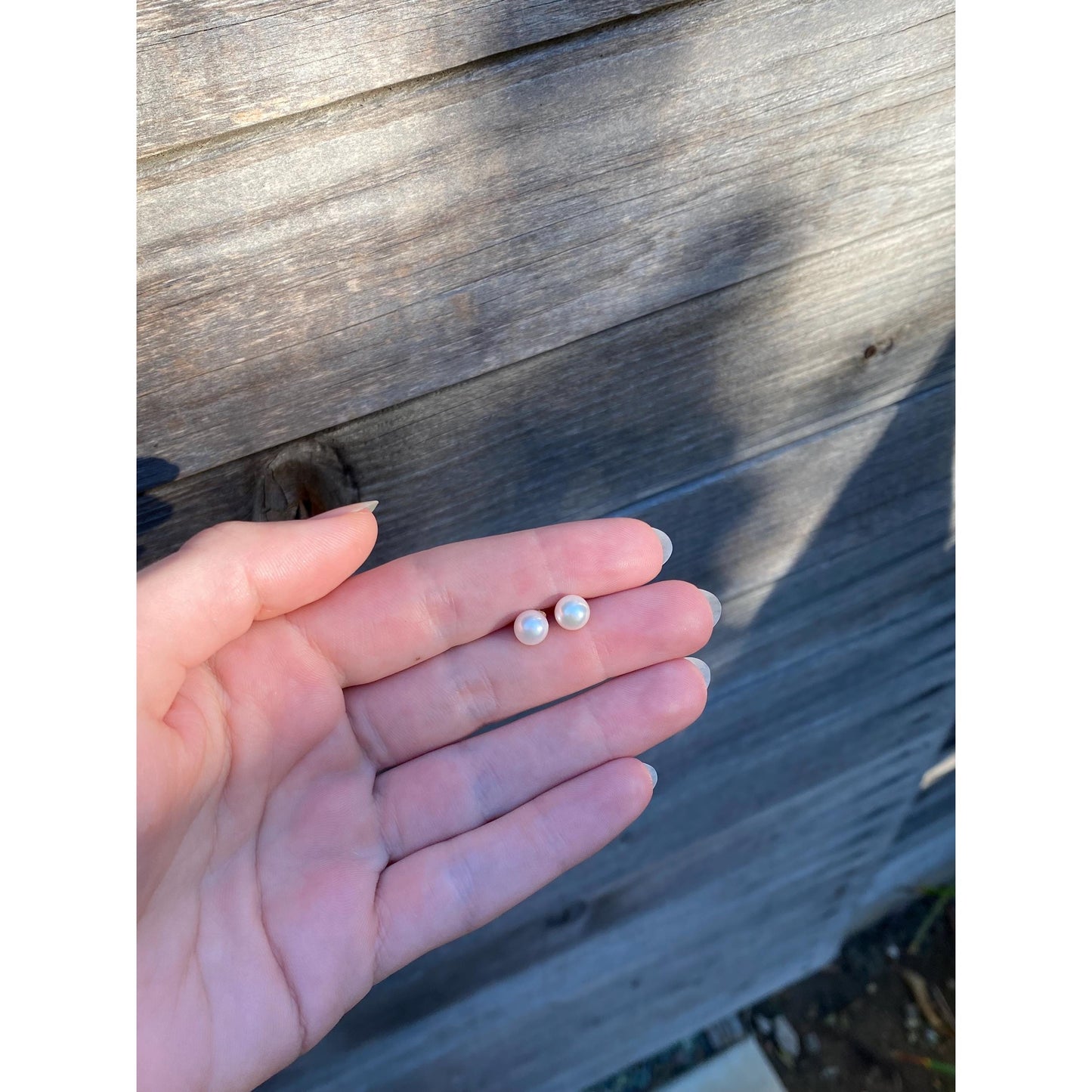 Vintage Solid 14k Yellow Gold Pearl Stud Earrings