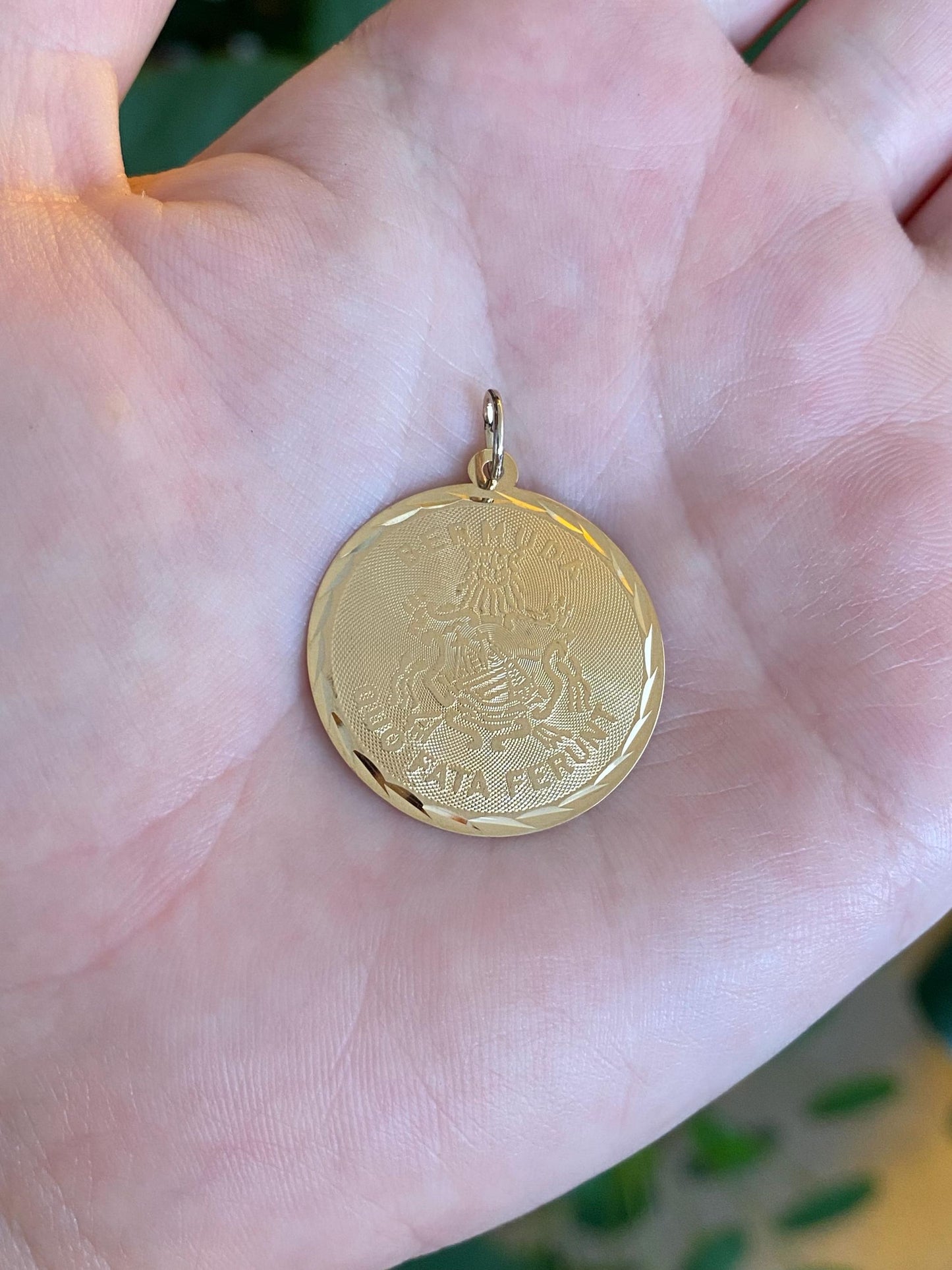 Vintage Solid 14k Yellow Gold Diamond Cut Bermuda Charm