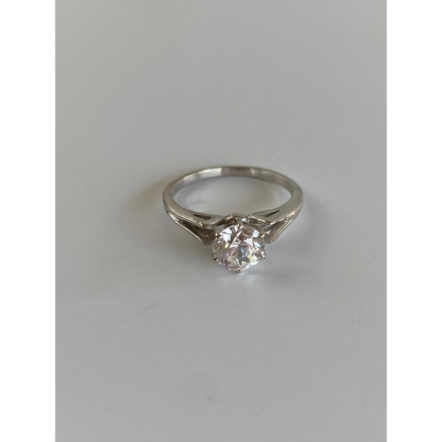 Solid 14k White Gold Cubic Zirconia Ring - Size 6