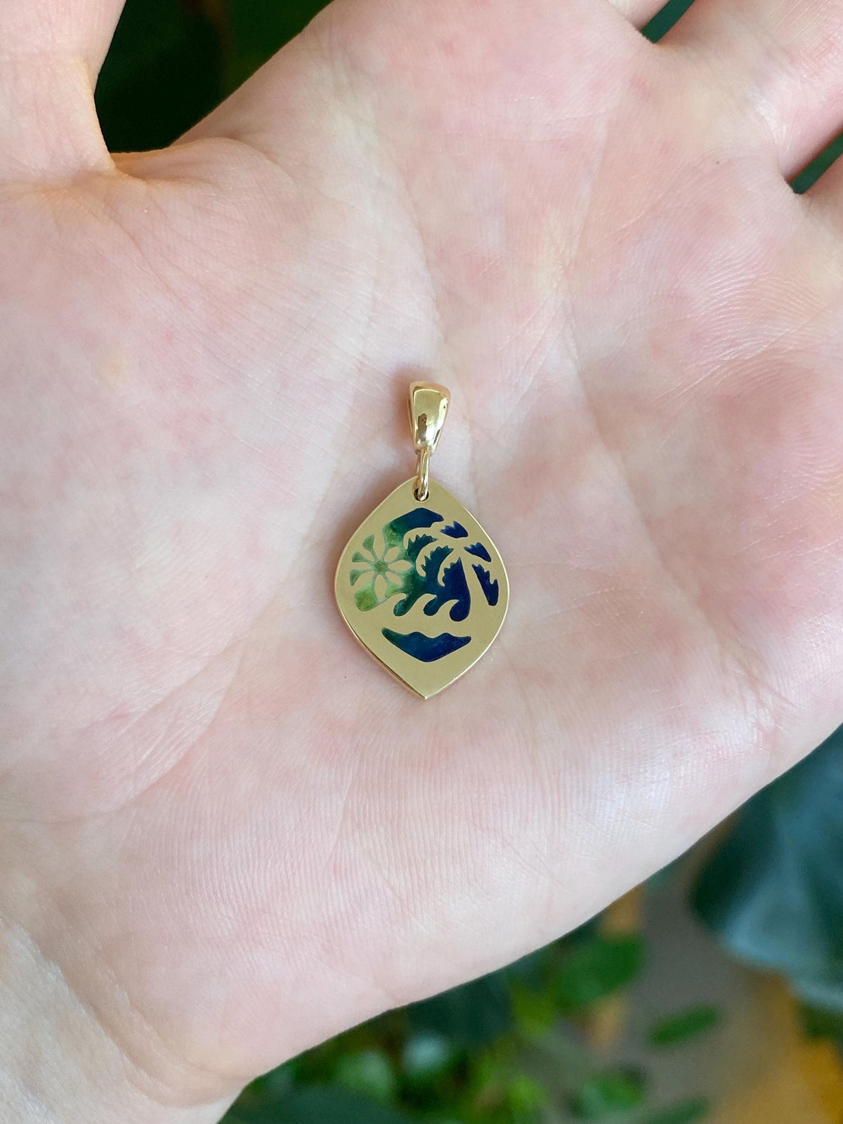 Vintage Solid 14k Yellow Gold Enamel Island Charm