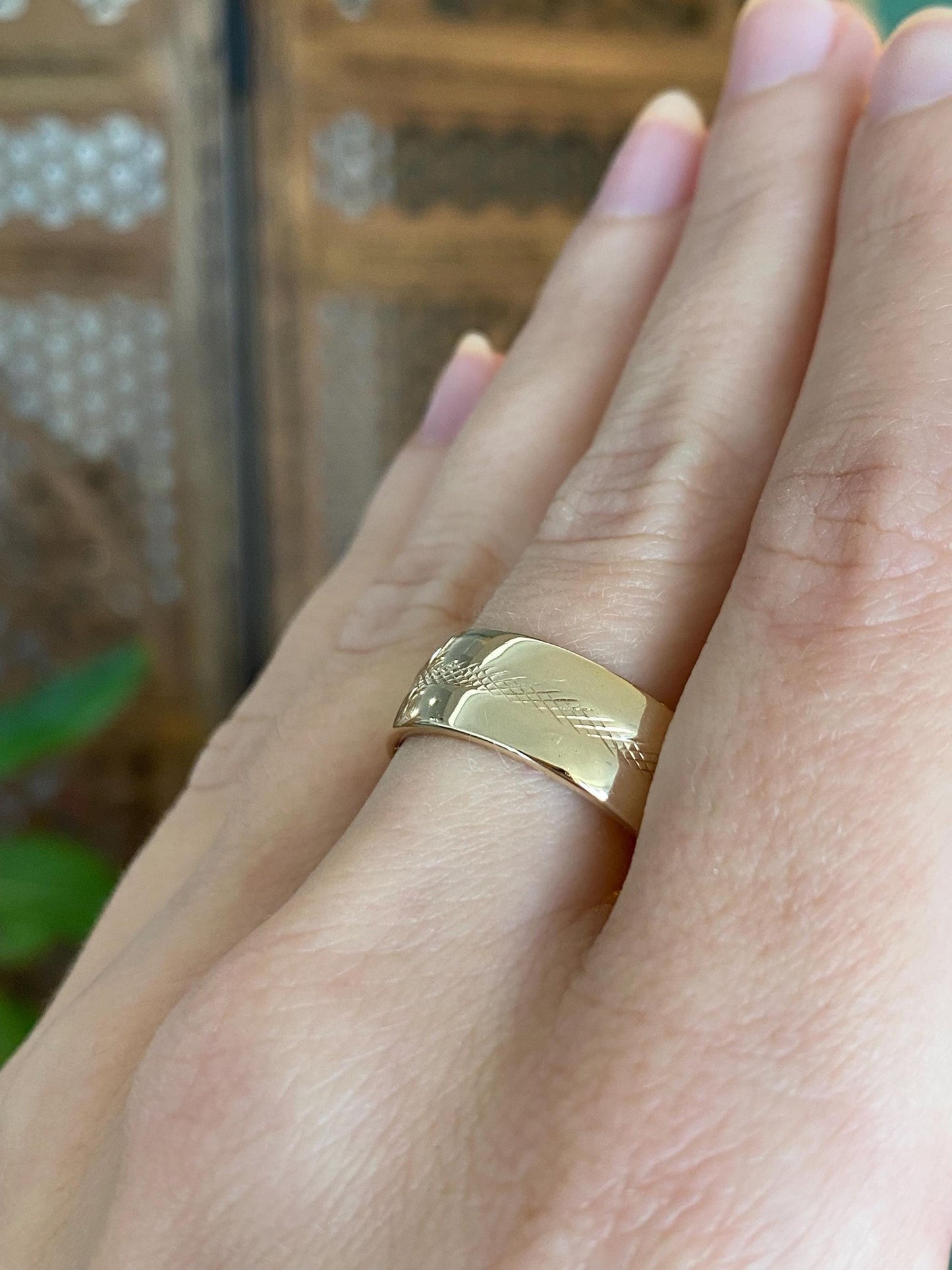 Vintage Solid 14k Yellow Gold Textured Line Ring Band - Size 9.25