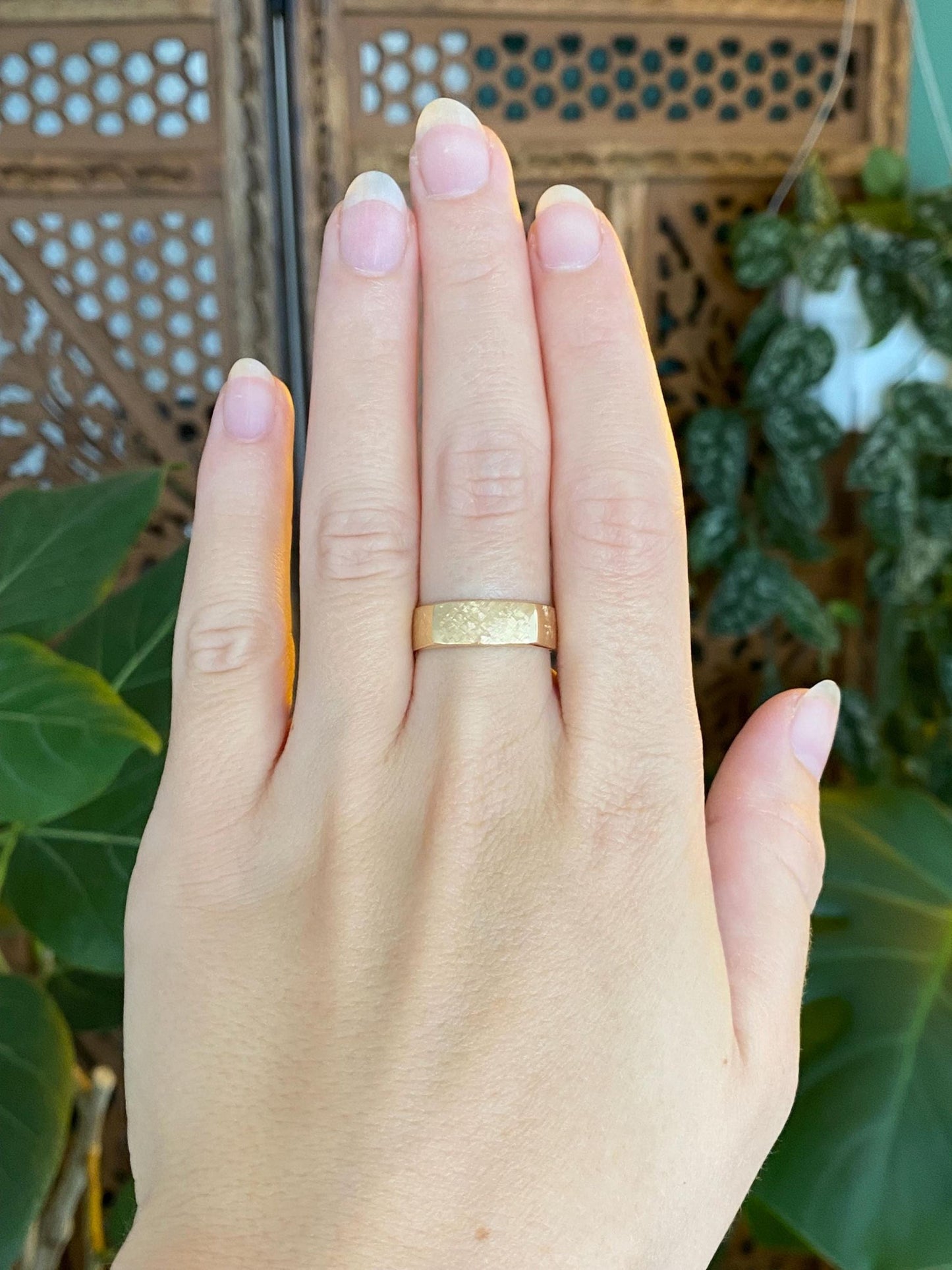 Vintage Solid 14k Yellow Gold Crosshatch Pattern Ring Band - Size 7.75