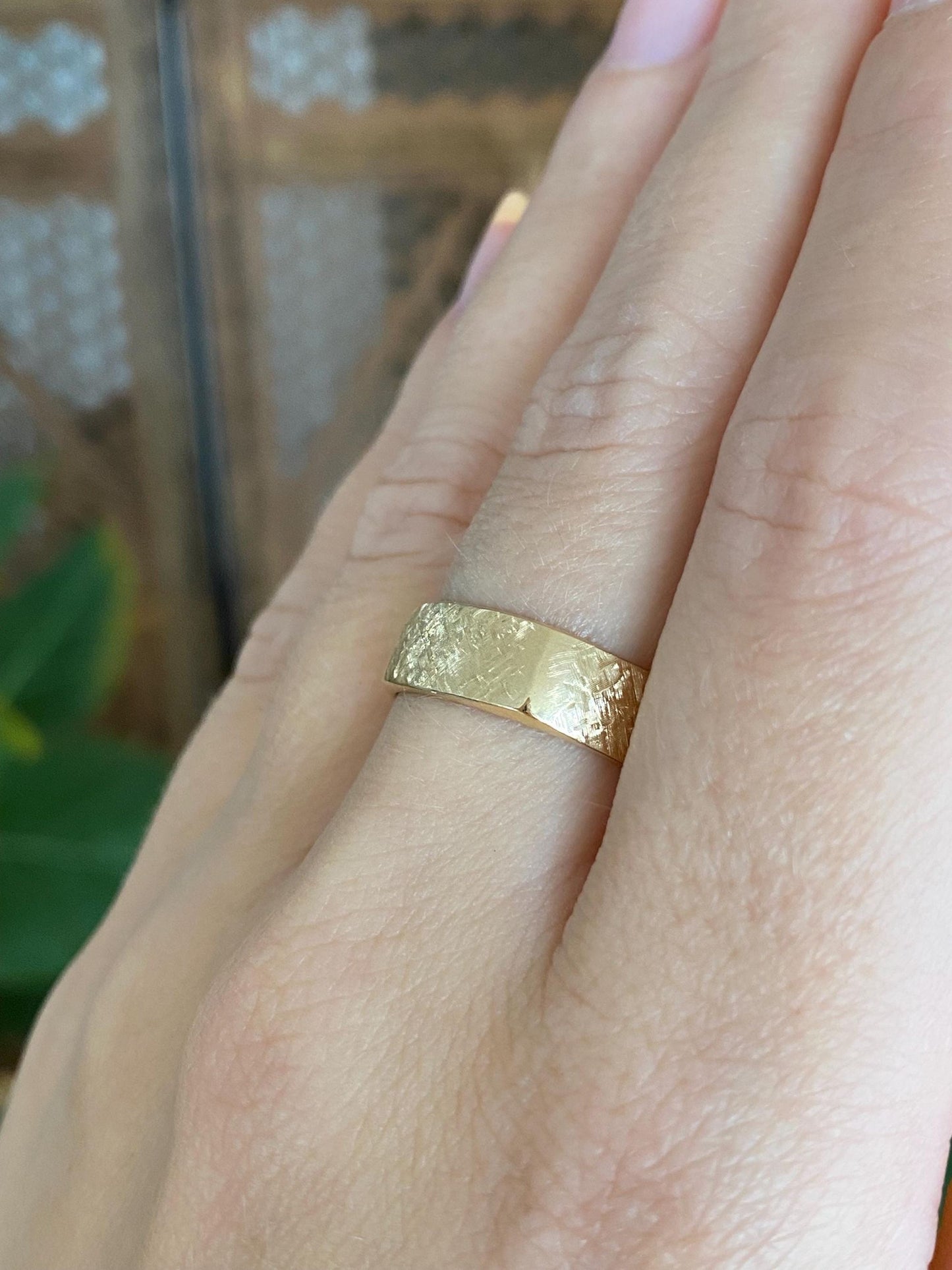Vintage Solid 14k Yellow Gold Crosshatch Pattern Ring Band - Size 7.75