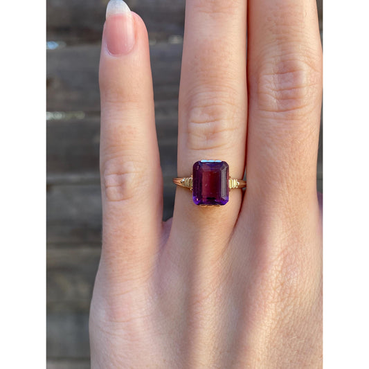 Solid 10k Yellow Gold Purple Cubic Zirconia Ring - Size 4.75