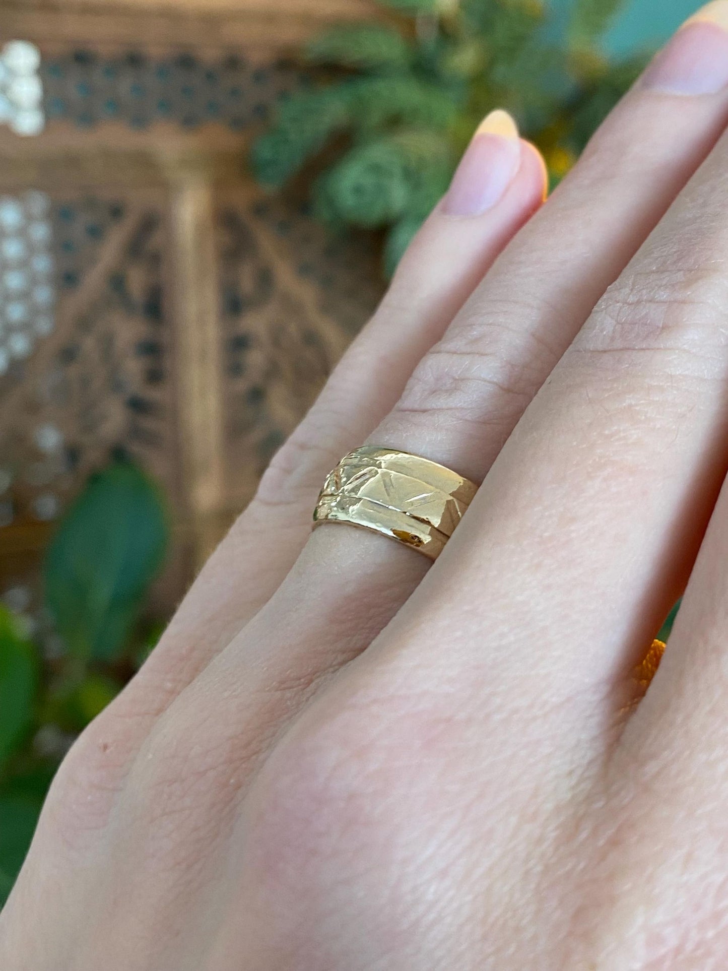 Vintage Solid 14k Yellow Gold Zig Zag Design Ring Band - Size 5