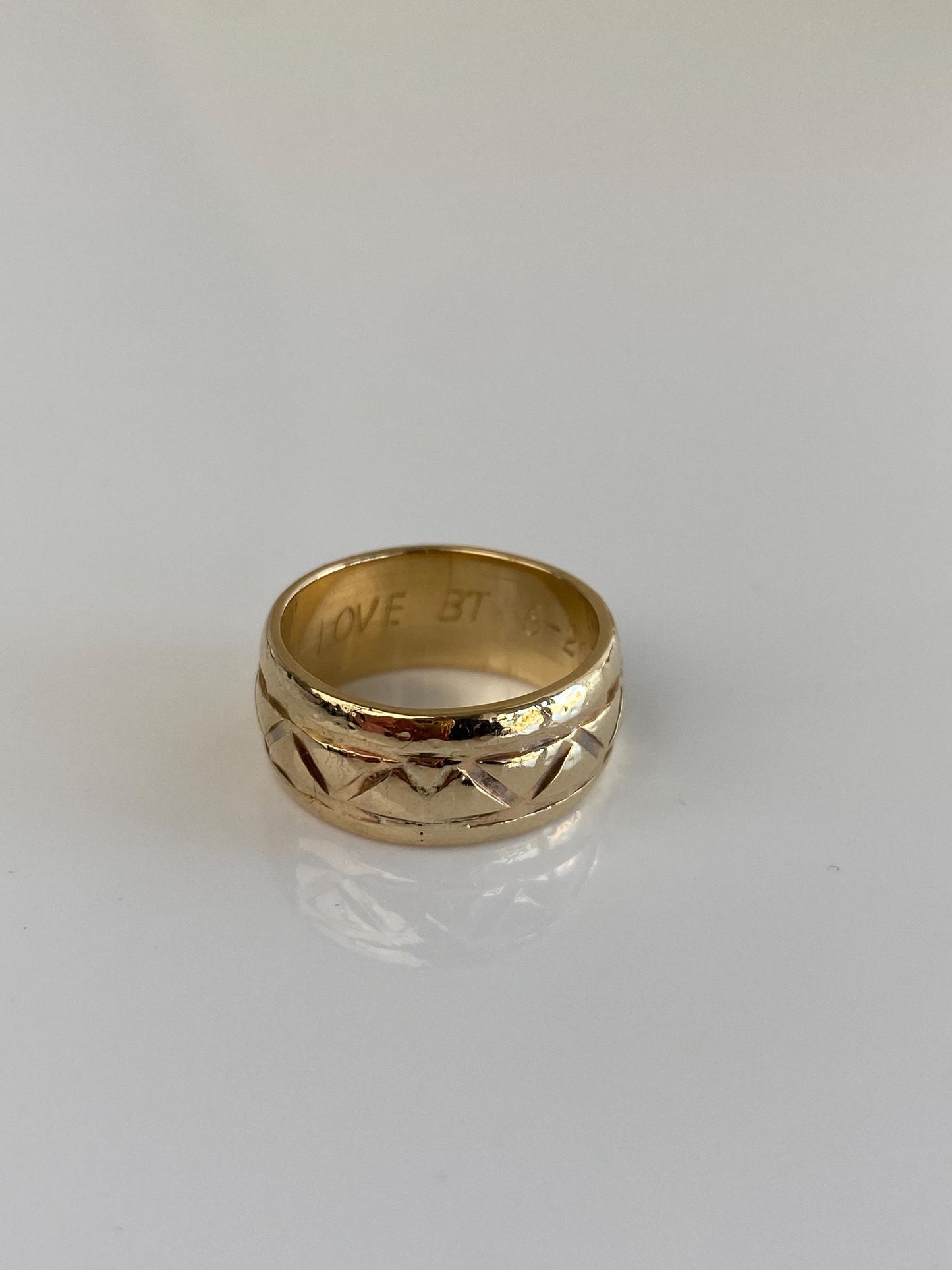 Vintage Solid 14k Yellow Gold Zig Zag Design Ring Band - Size 5