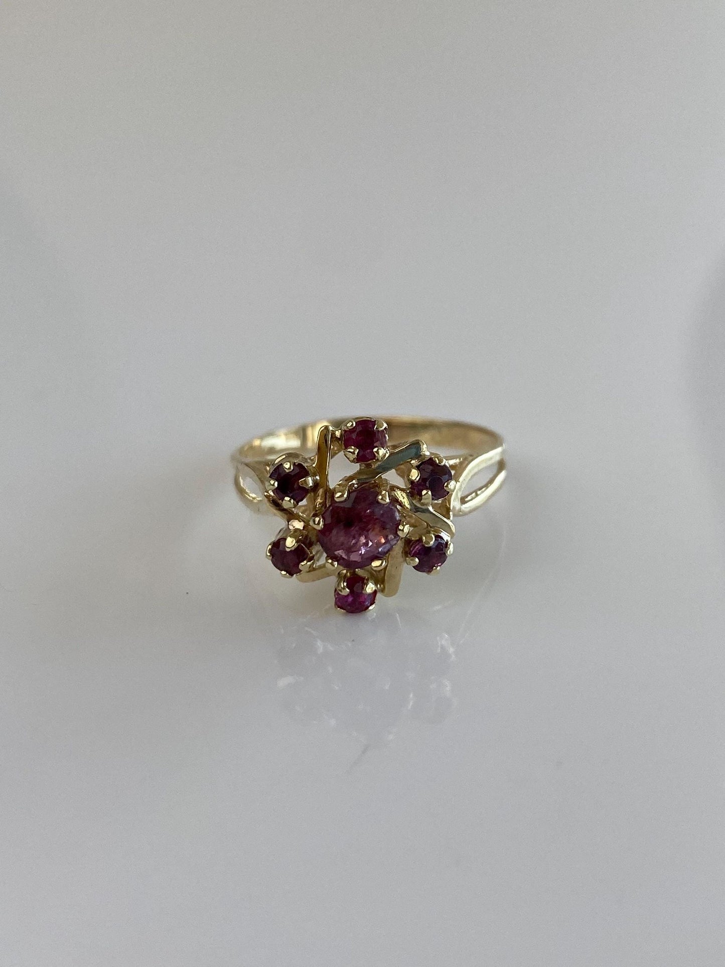 Vintage Solid 14k Yellow Gold Ruby Cluster Ring - Size 7.25