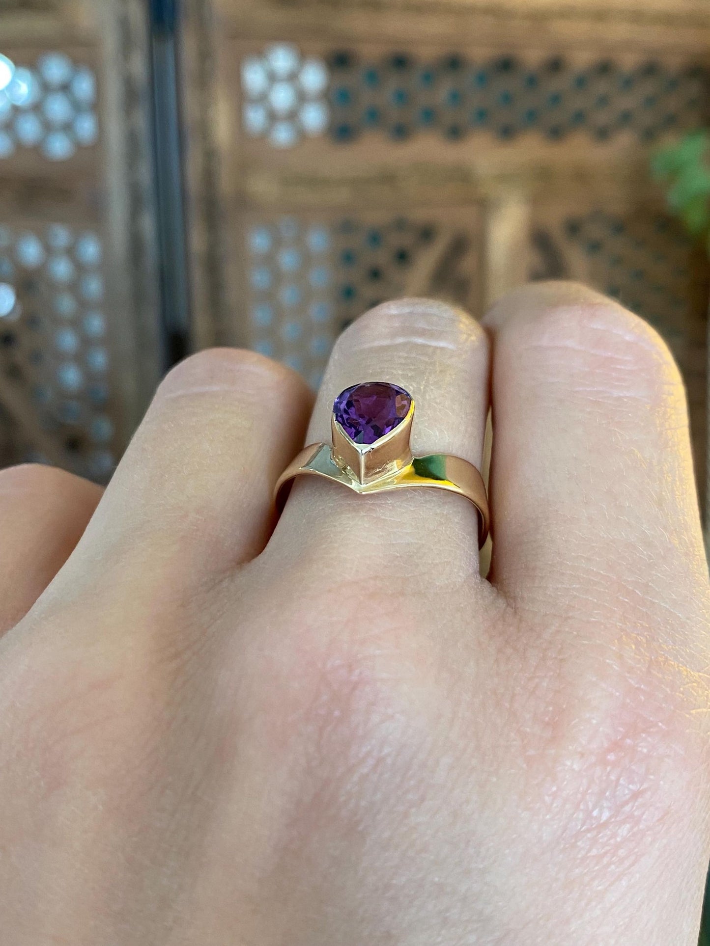 Vintage Solid 14k Yellow Gold Amethyst Teardrop Chevron Ring - Size 7