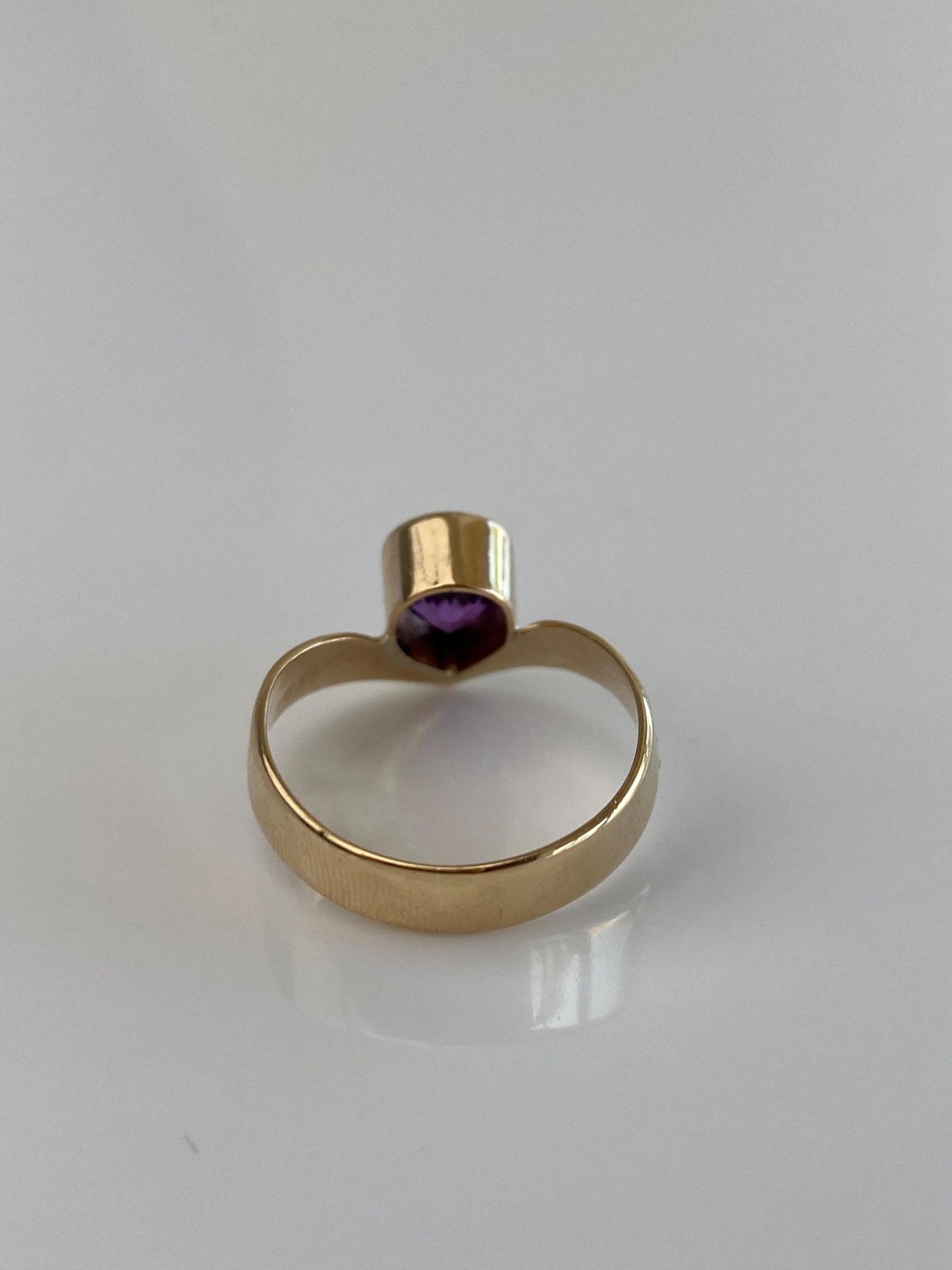 Vintage Solid 14k Yellow Gold Amethyst Teardrop Chevron Ring - Size 7