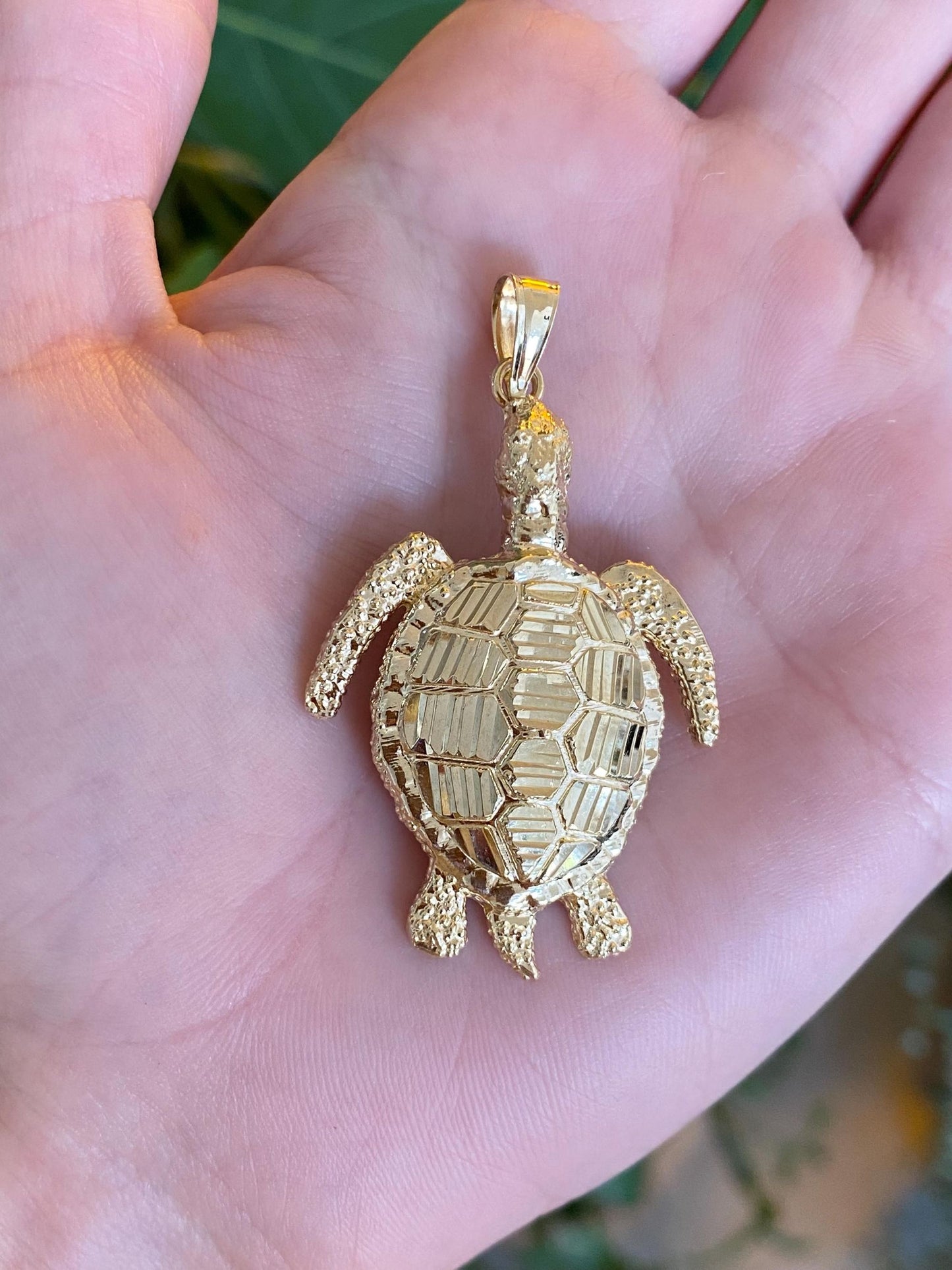 Vintage Solid 14k Yellow Gold Sea Turtle Charm