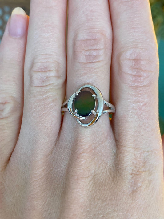 Vintage Solid 14k White Gold Ammonite Ring - Size 8.25
