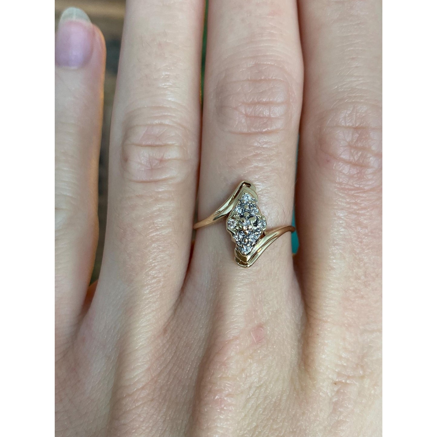 Vintage Solid 14k Yellow Gold Diamond Twist Ring - Size 6.25