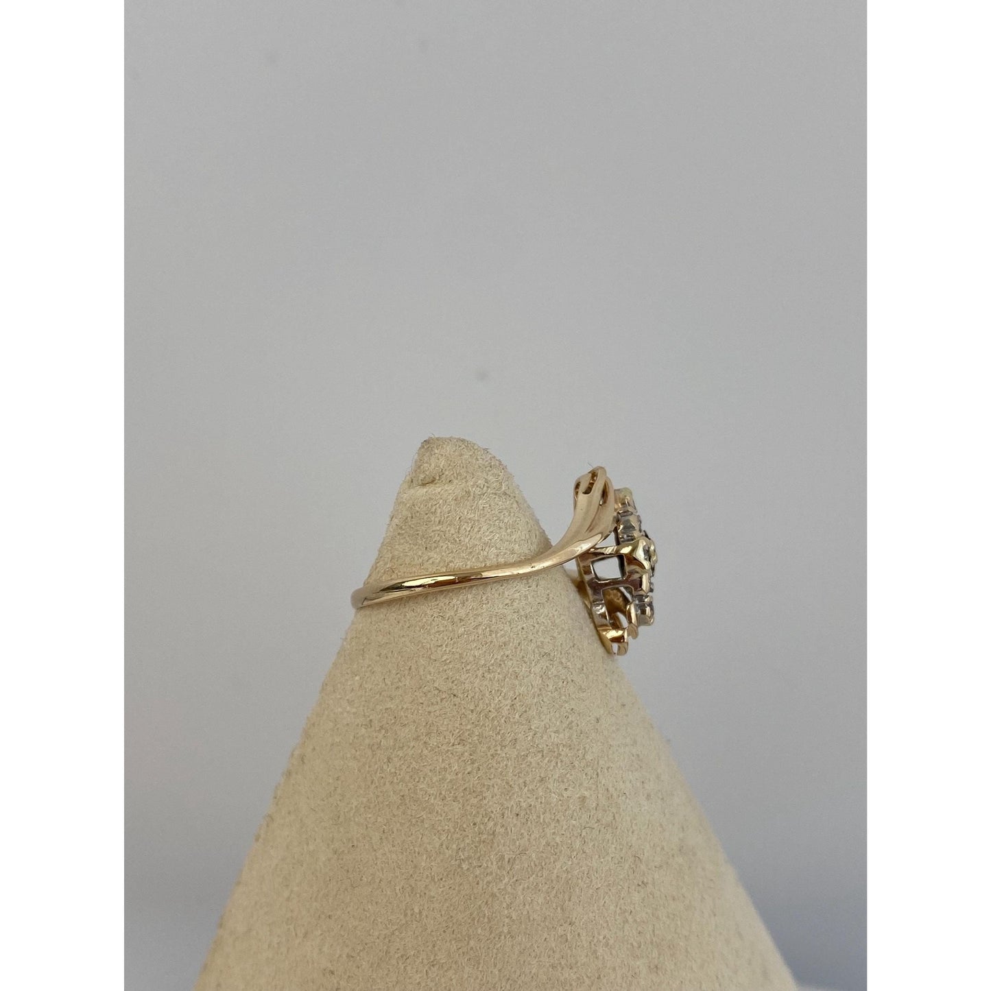 Vintage Solid 14k Yellow Gold Diamond Twist Ring - Size 6.25