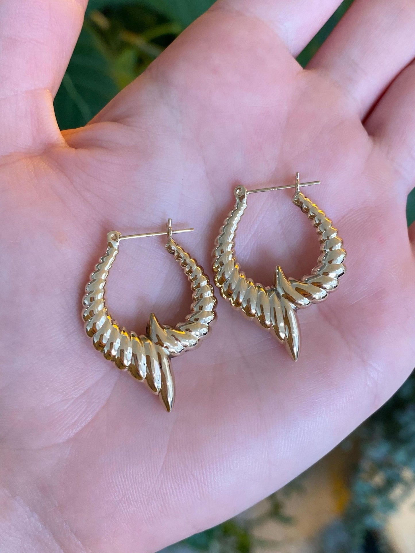 Vintage 14k Yellow Gold Scalloped Hoop Earrings