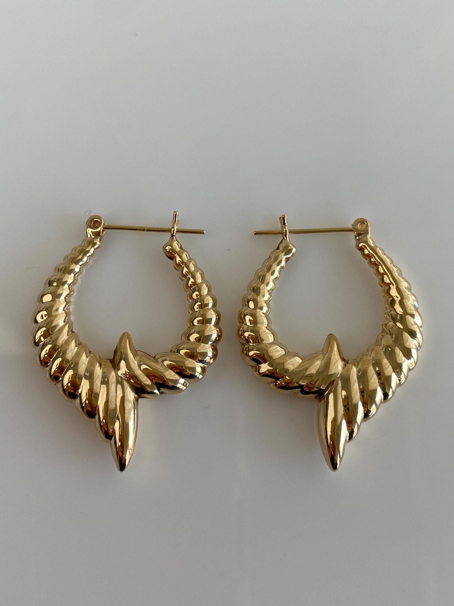 Vintage 14k Yellow Gold Scalloped Hoop Earrings