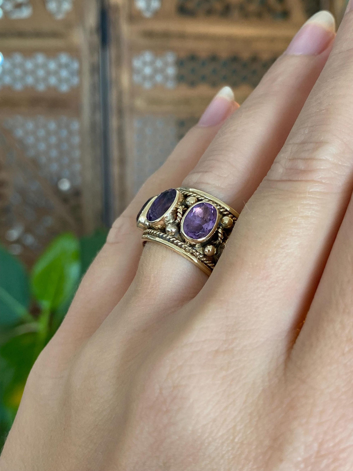 Vintage Solid 14k Yellow Gold Amethyst Textured Chunky Ring Band - Size 6.75