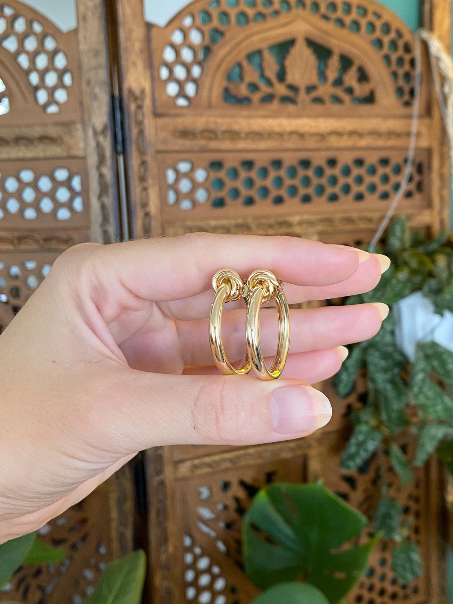 Vintage 14k Yellow Gold Knot Detail Hoop Earrings