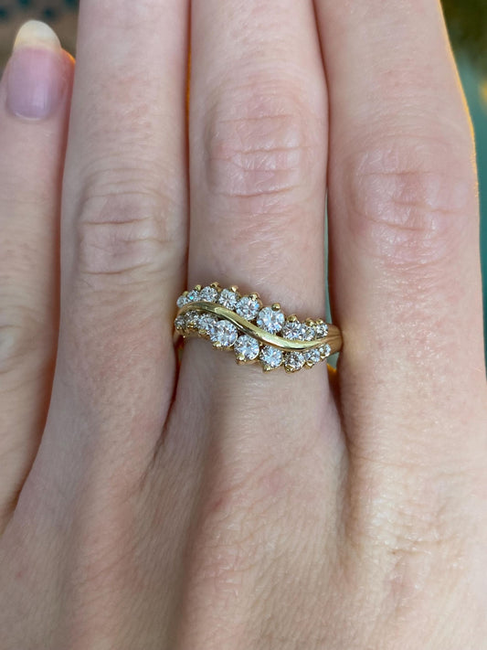 Vintage Solid 18k Yellow Gold Diamond Cluster Ring - Size 5.5