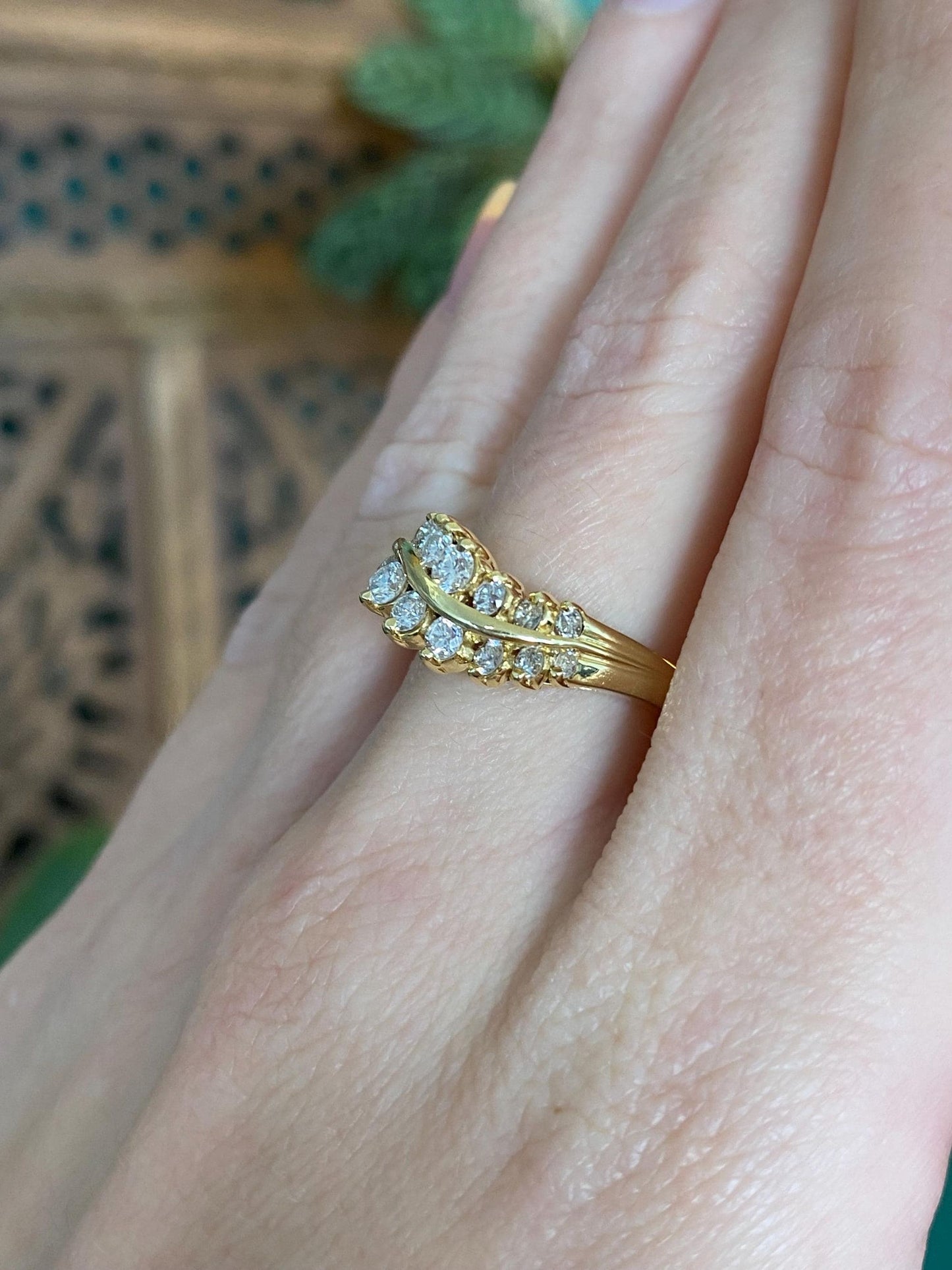 Vintage Solid 18k Yellow Gold Diamond Cluster Ring - Size 5.5