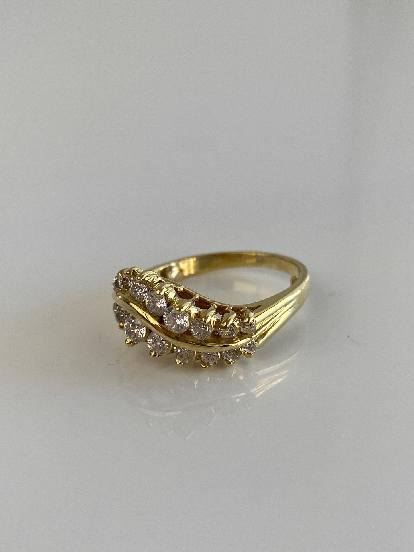 Vintage Solid 18k Yellow Gold Diamond Cluster Ring - Size 5.5